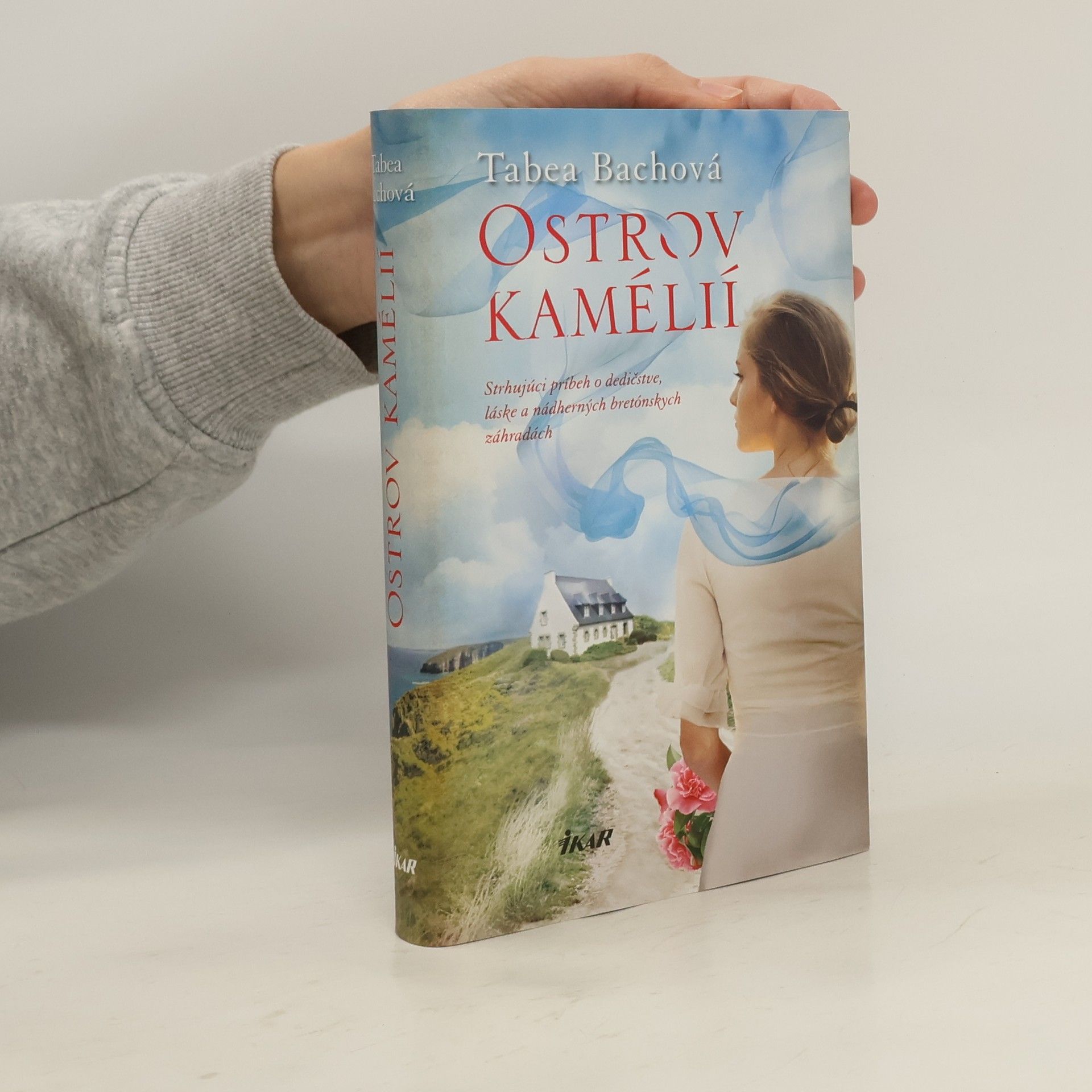 Tabea Bach Ostrov kamélií