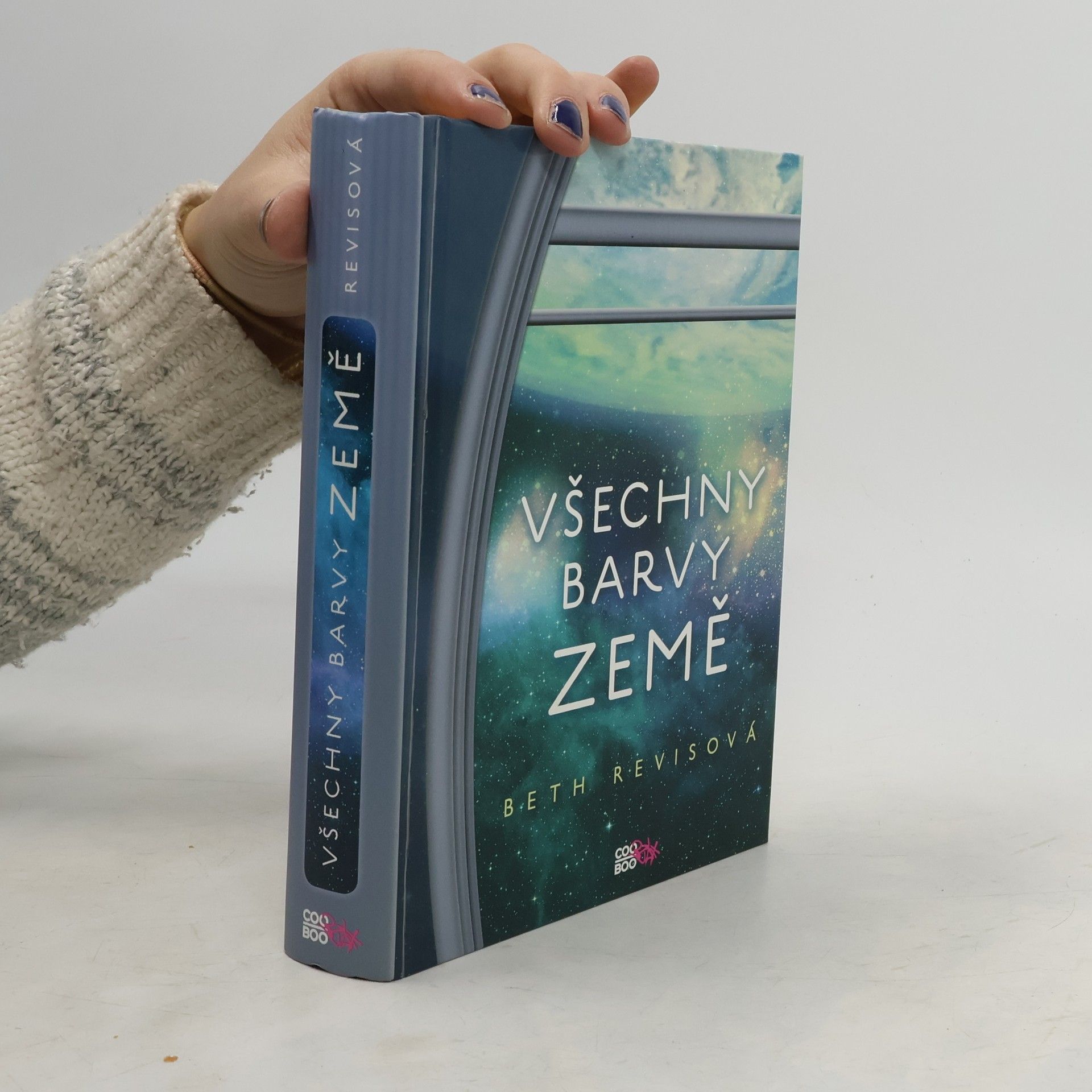 Beth Revis Všechny barvy země