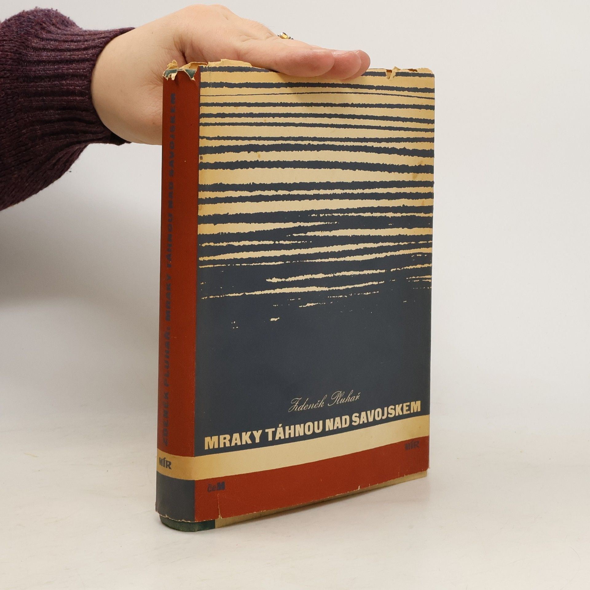 Zdeněk Pluhař Mraky táhnou nad Savojskem