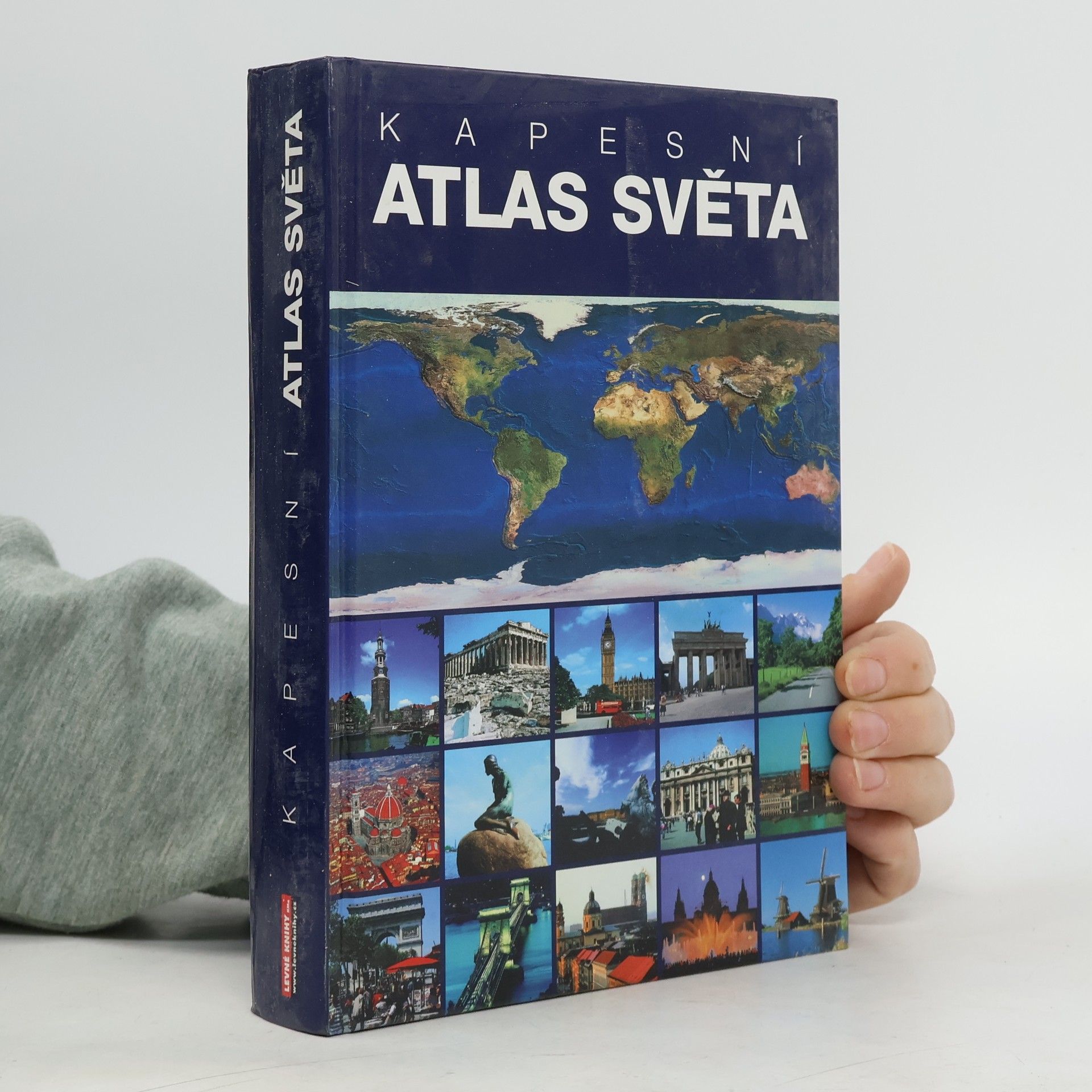 Collectif d'auteurs Kapesní atlas světa