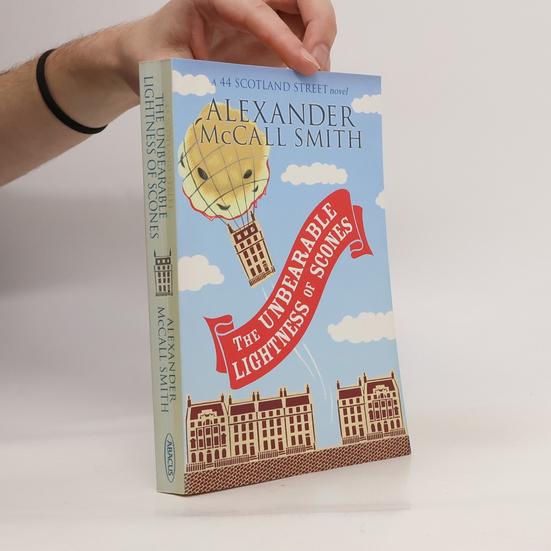 Alexander McCall Smith The unbearable lightness of scones