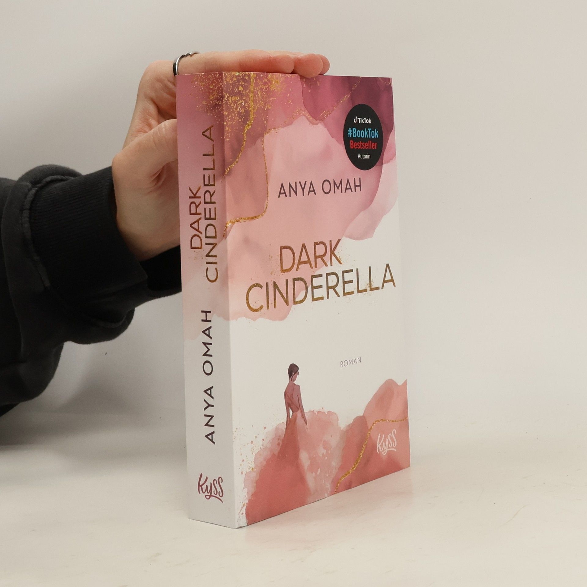 Anya Omah Dark Cinderella