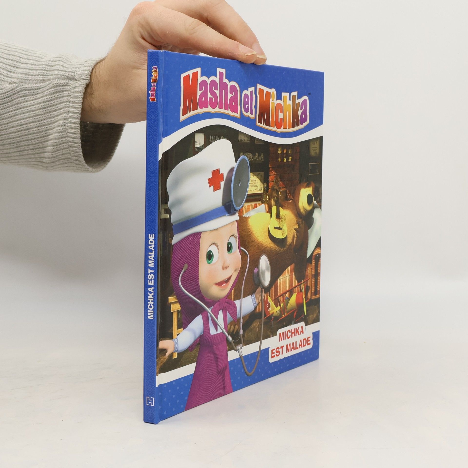 Masha et Michka: Michka est malade