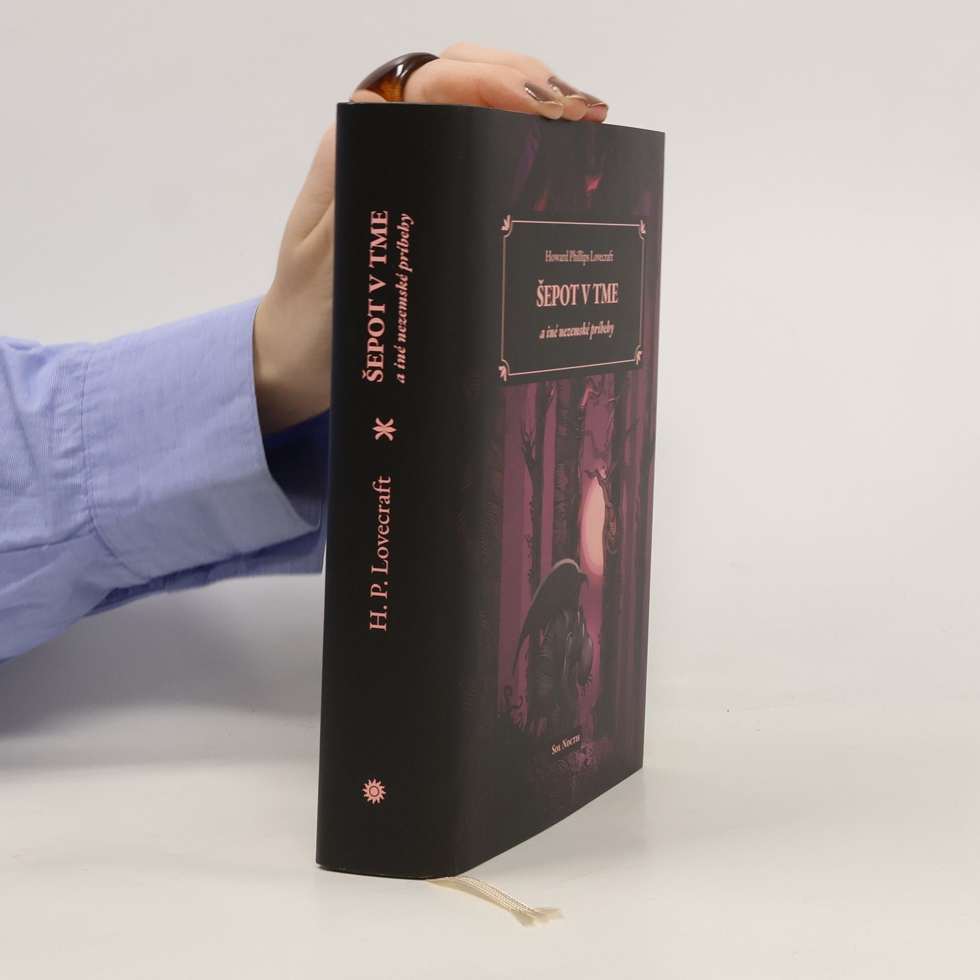 Šepot v tme a iné nezemské príbehy