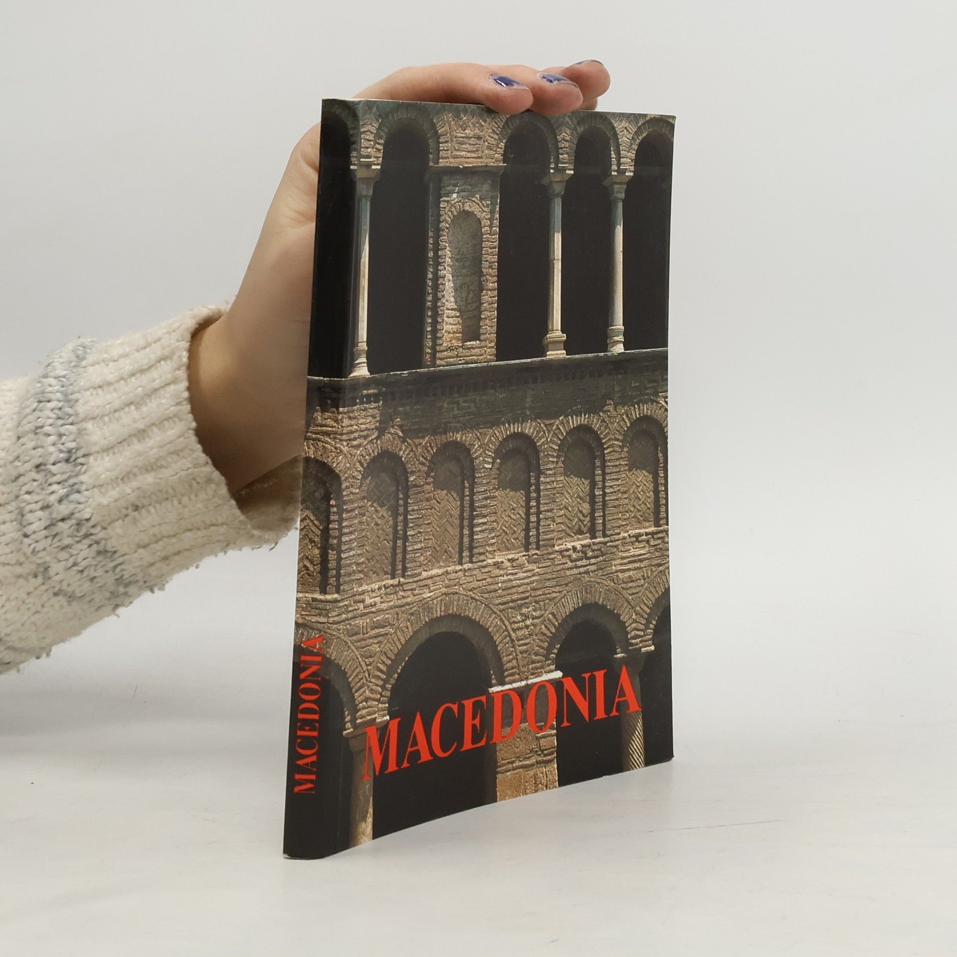 Ferid Muhiḱ Macedonia - Clasp of the world