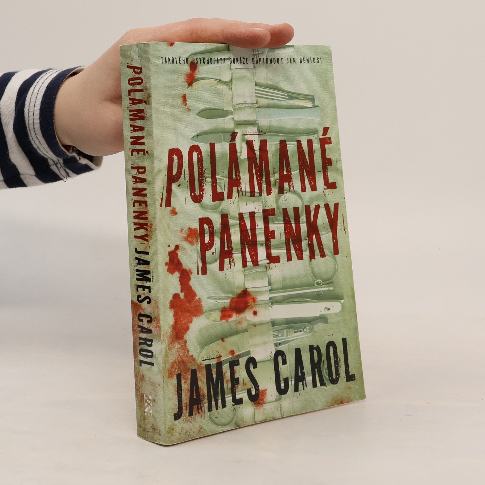 James Carol Polámané panenky