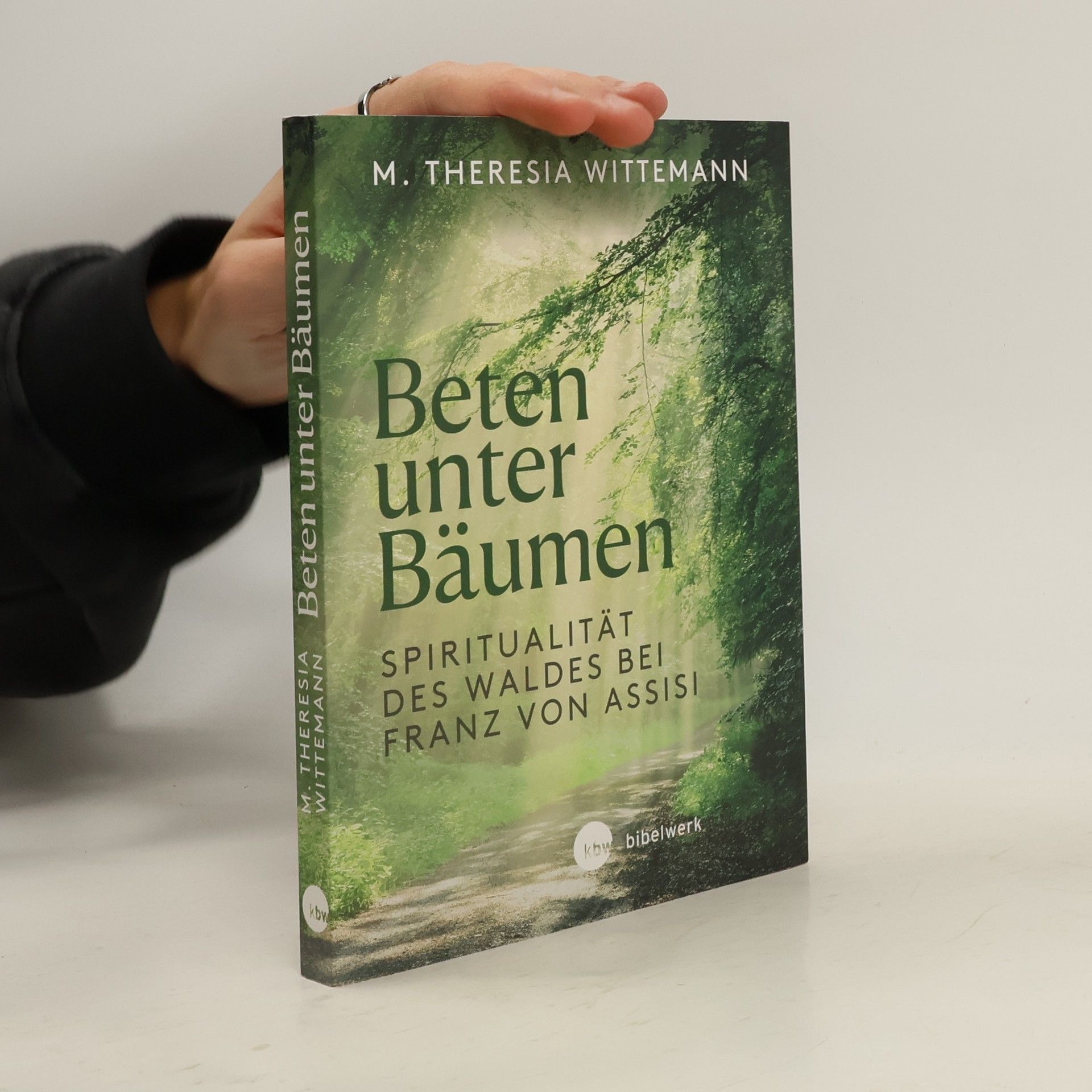 Theresia Wittemann OSF Beten unter Bäumen