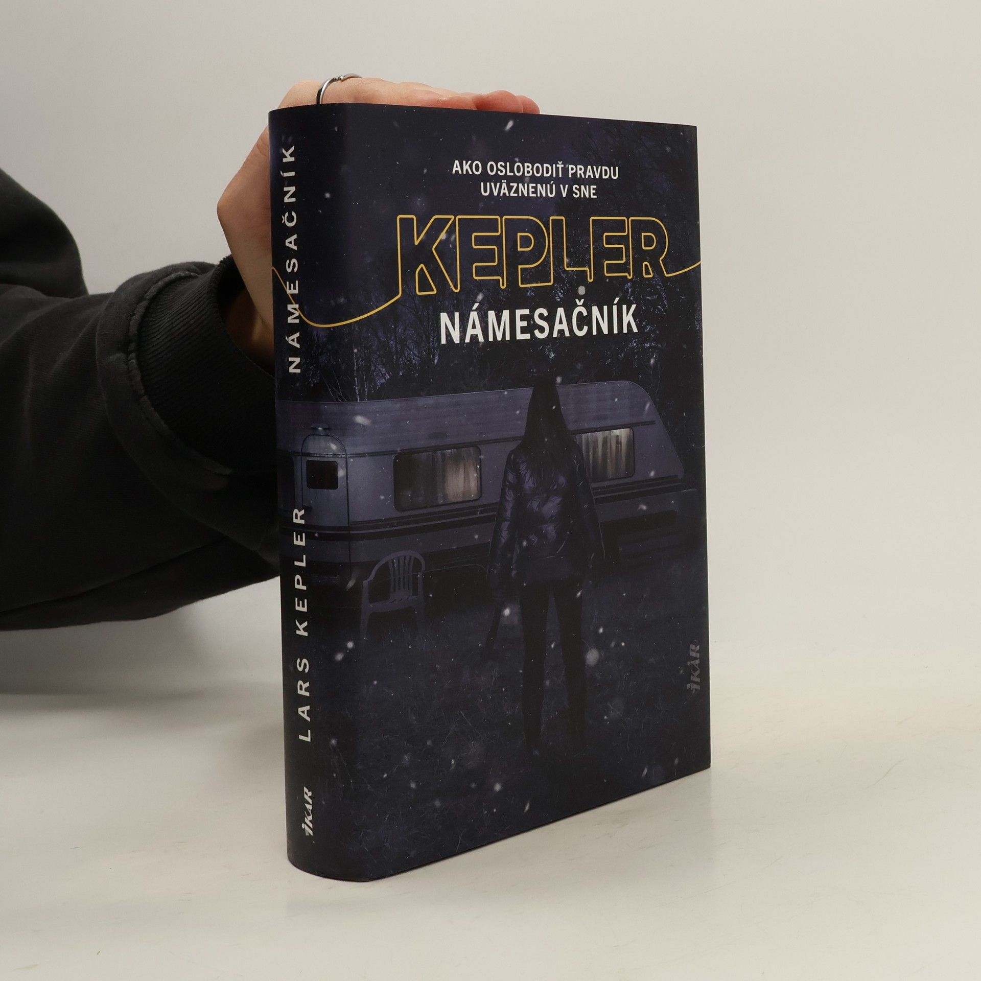Lars Kepler Námesačník