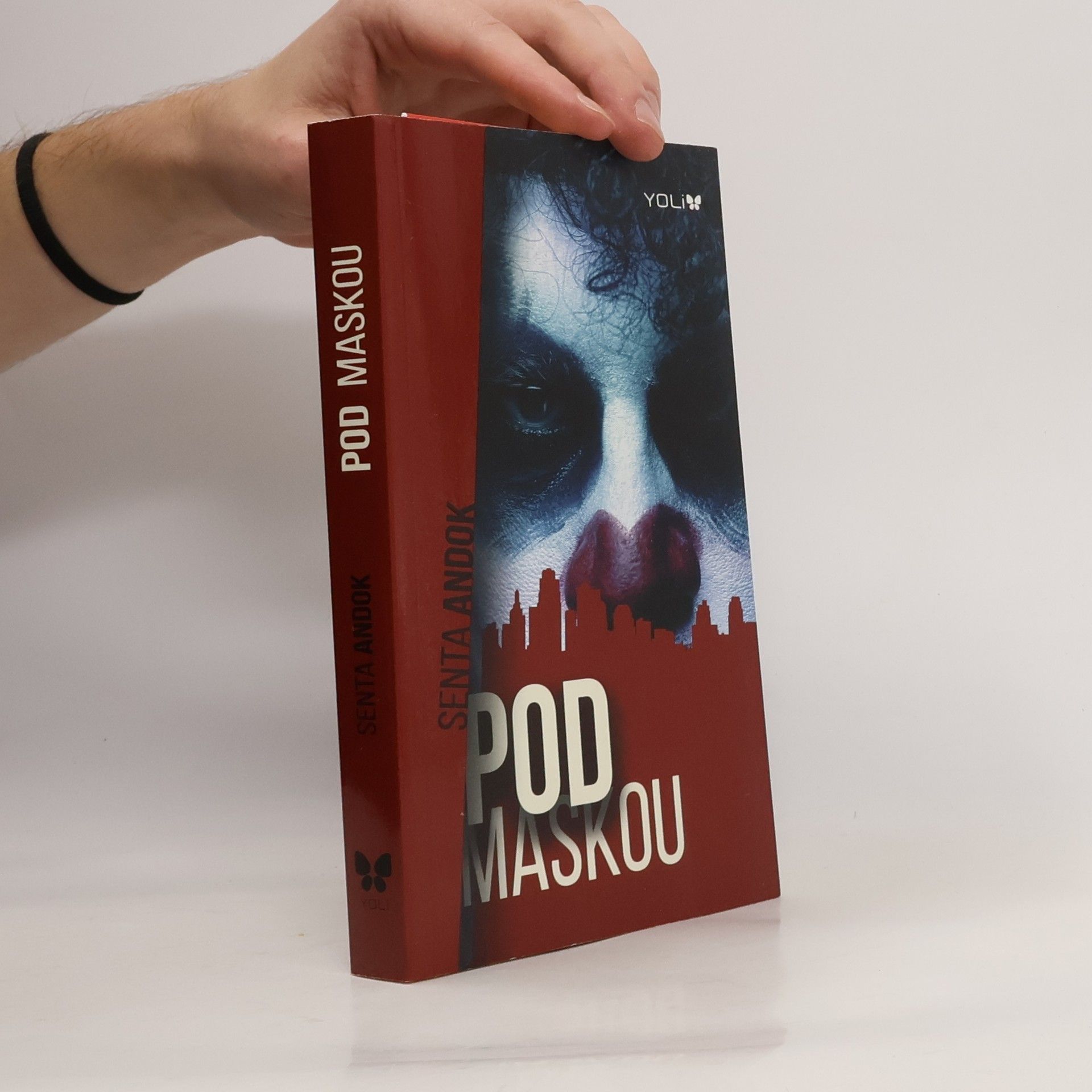 Senta Andok Pod maskou