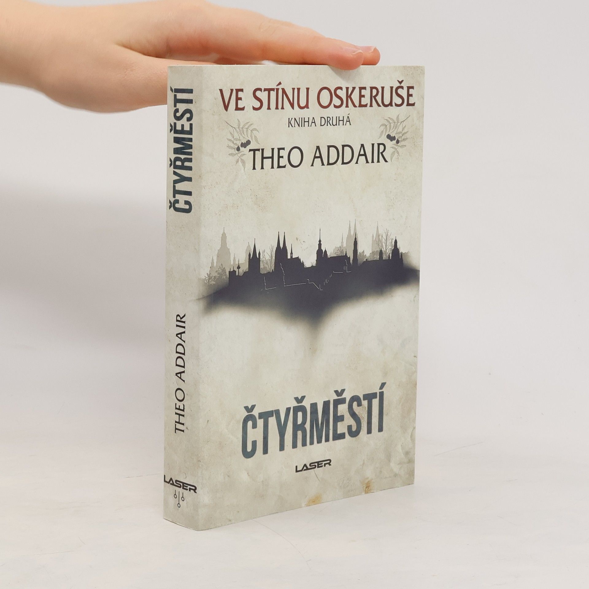 Theo Addair Ve stínu oskeruše (2). Čtyřměstí