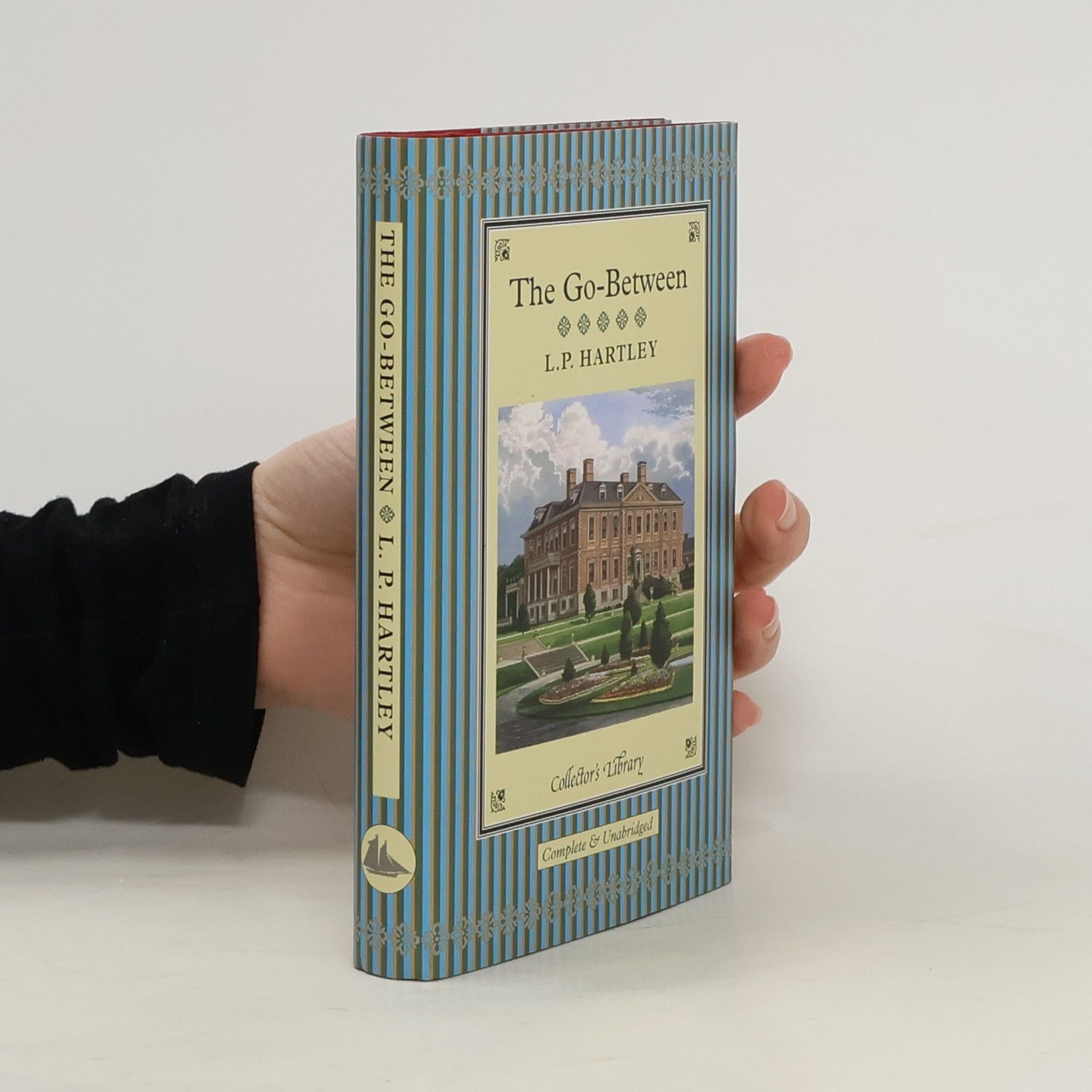 The Go-Between: Complete & Unabridged