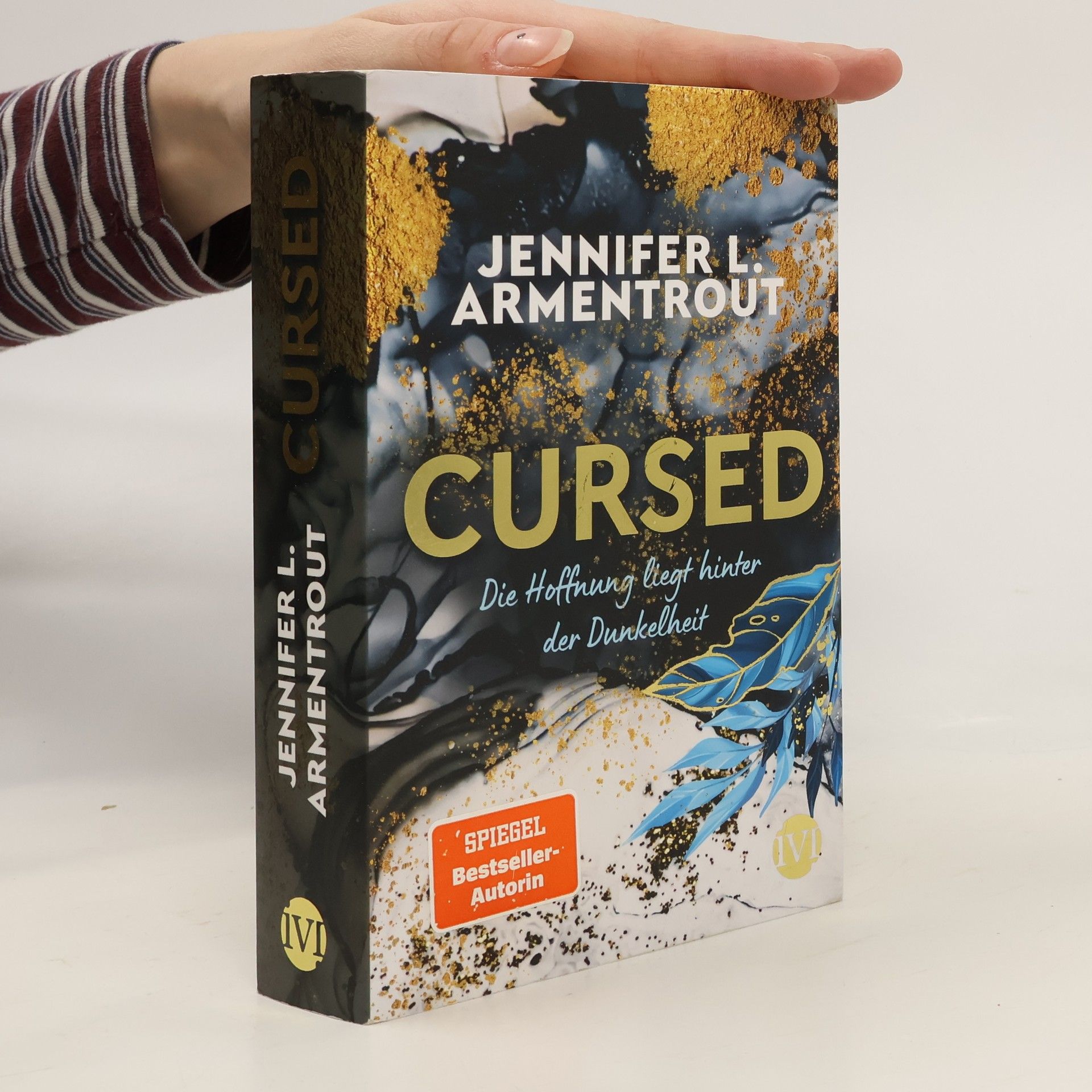 Jennifer L. Armentrout Cursed. Die Hoffnung liegt hinter der Dunkelheit