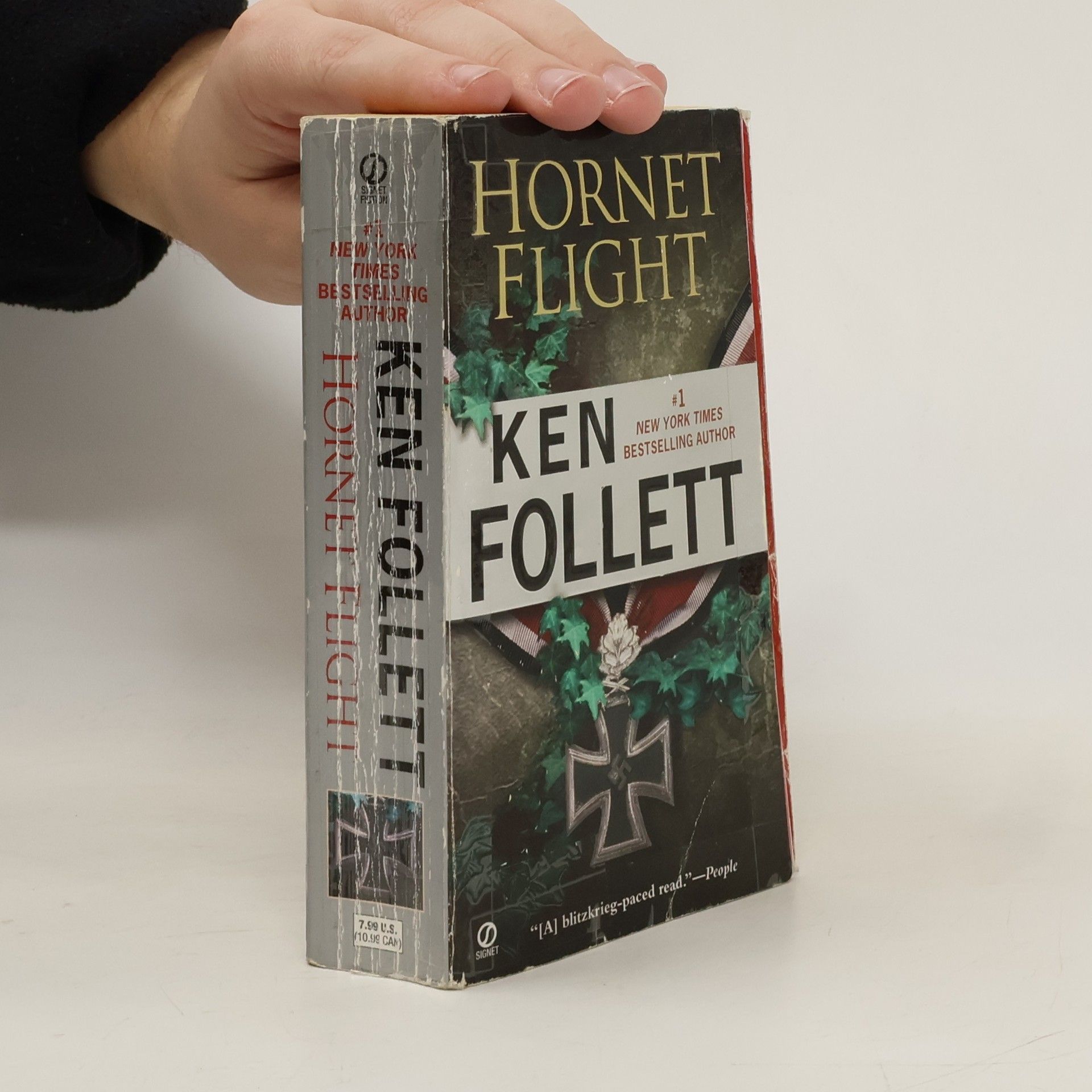 Ken Follett Hornet Flight