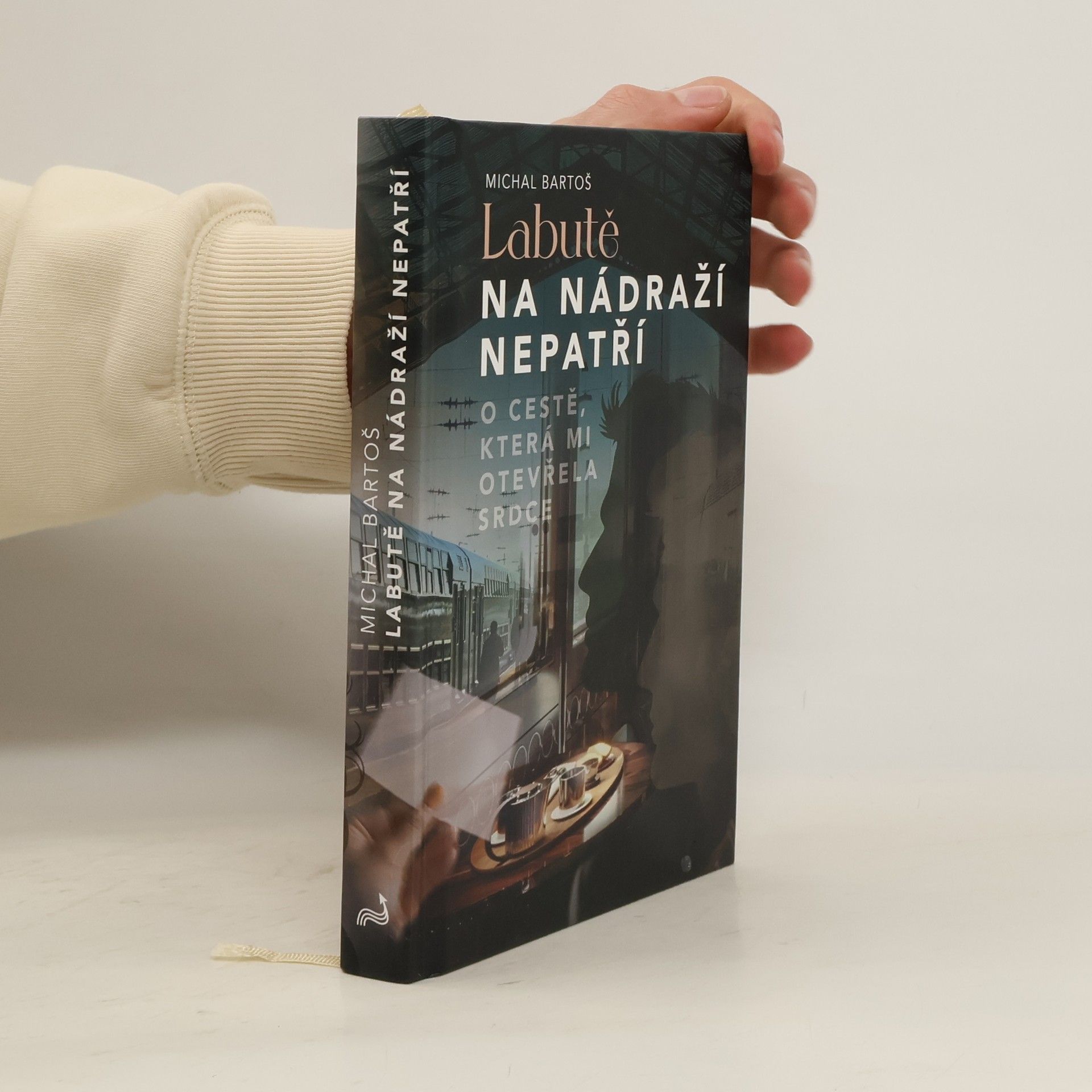 Michal Bartoš Labutě na nádraží nepatří