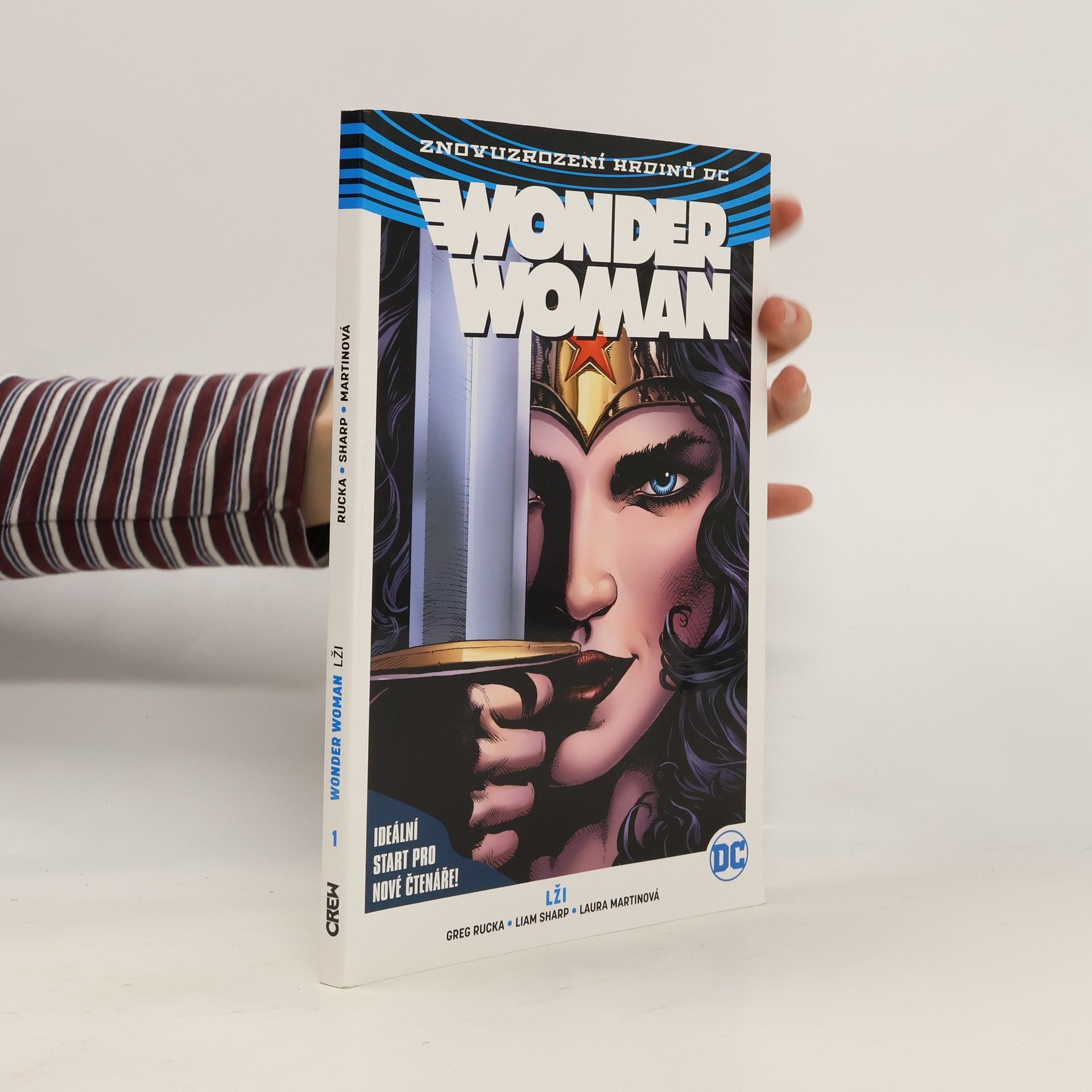 Greg Rucka Wonder Woman. Kniha první, Lži