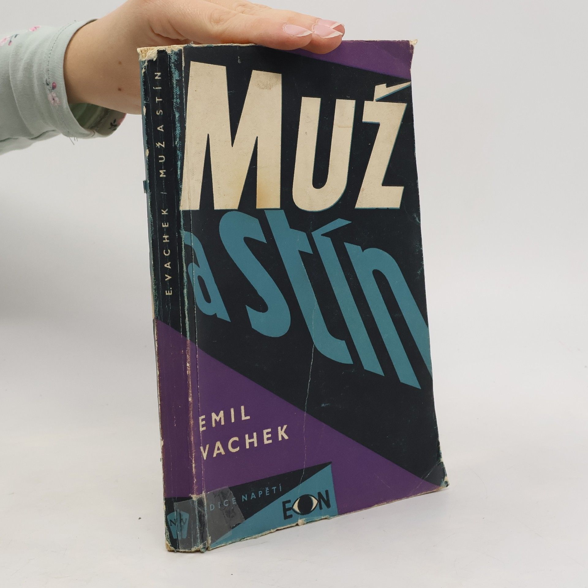 Emil Vachek Muž a stín