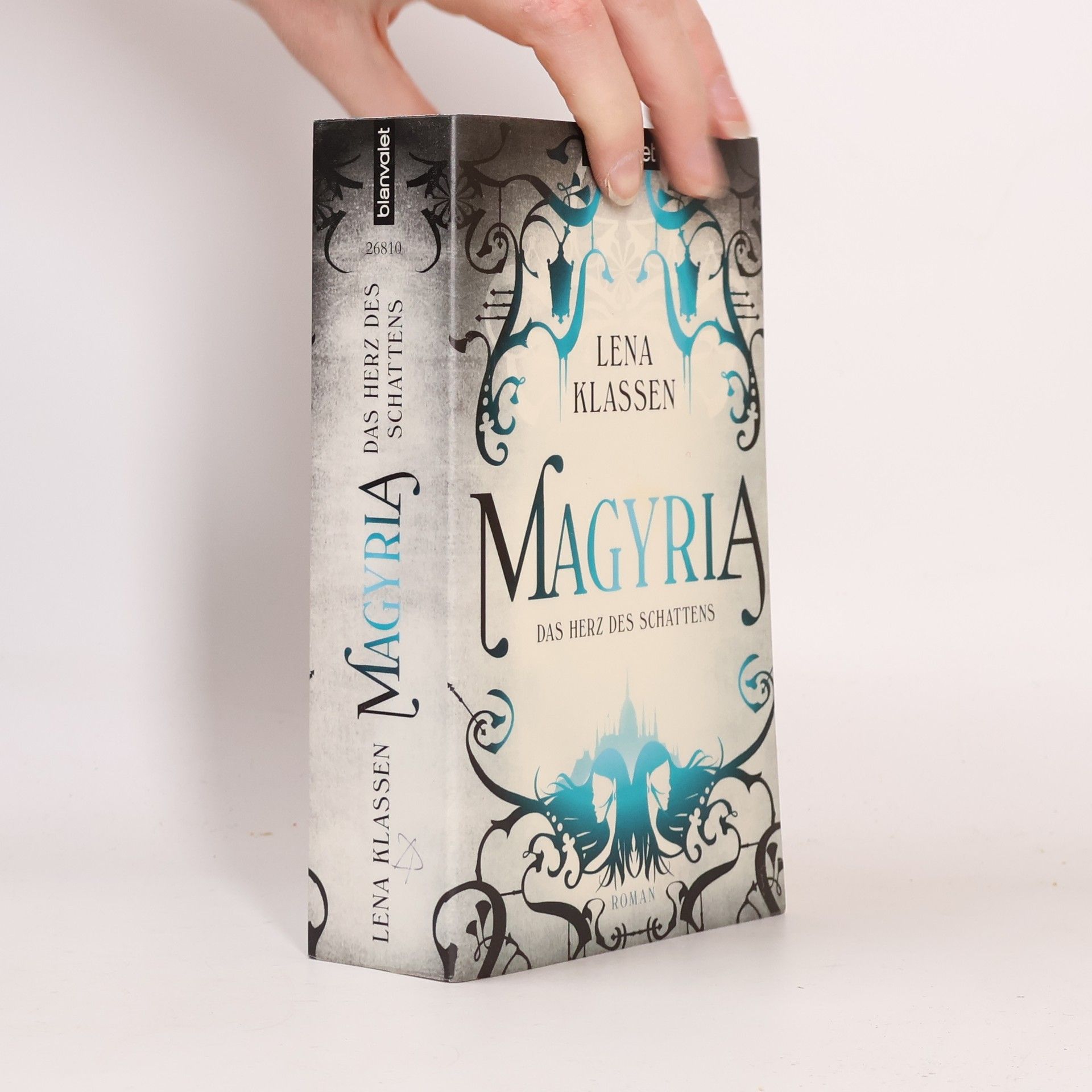 Lena Klassen Magyria. Das Herz des Schattens