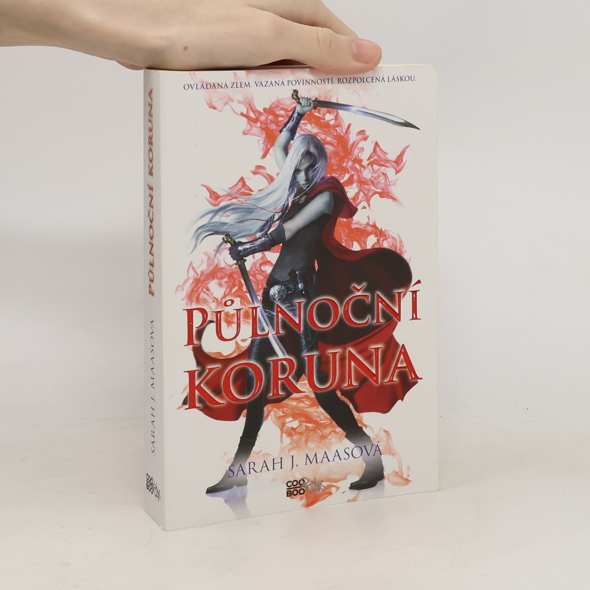 Sarah J. Maas Půlnoční koruna