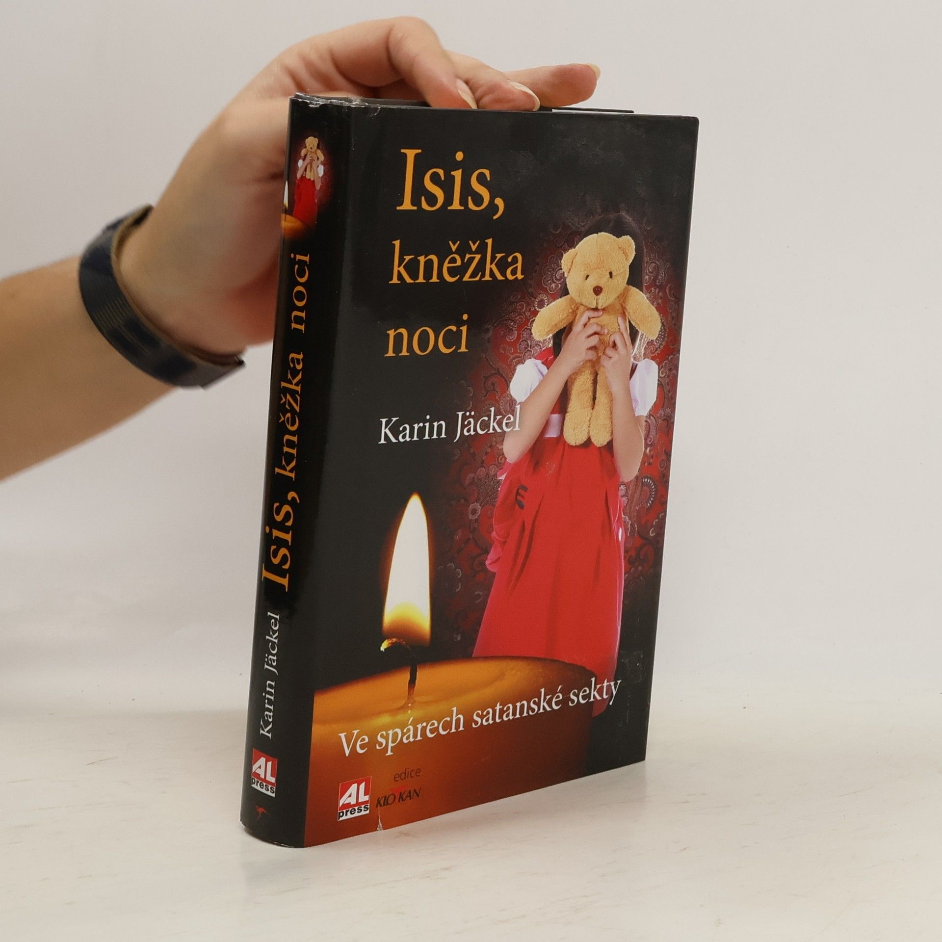 Karin Voss Isis, kněžka noci: ve spárech satanské sekty