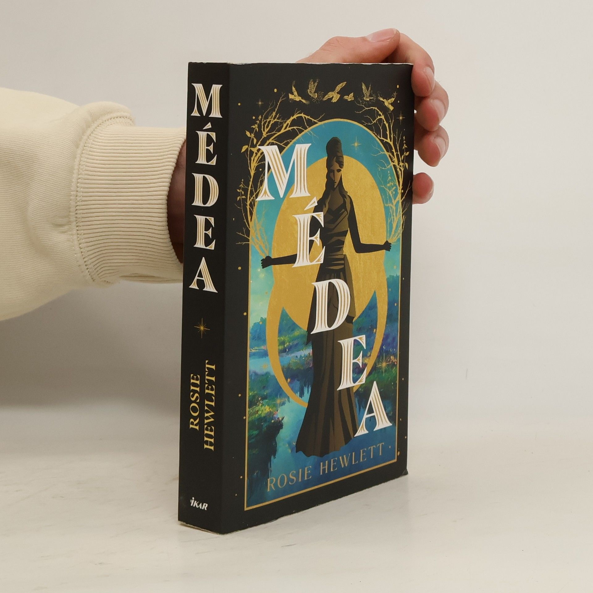 Rosie Hewlett Médea