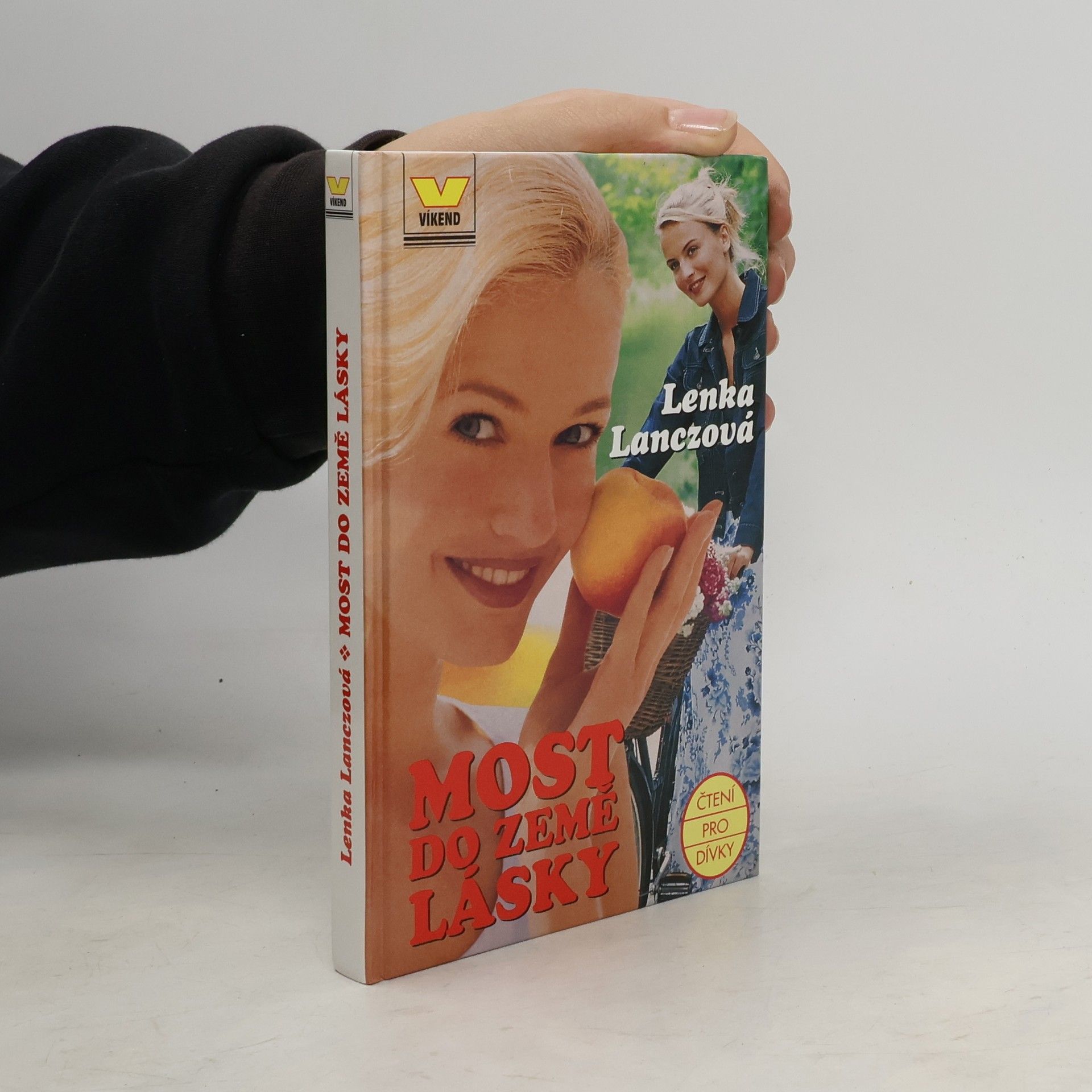 Lenka Lanczová Most do Země lásky