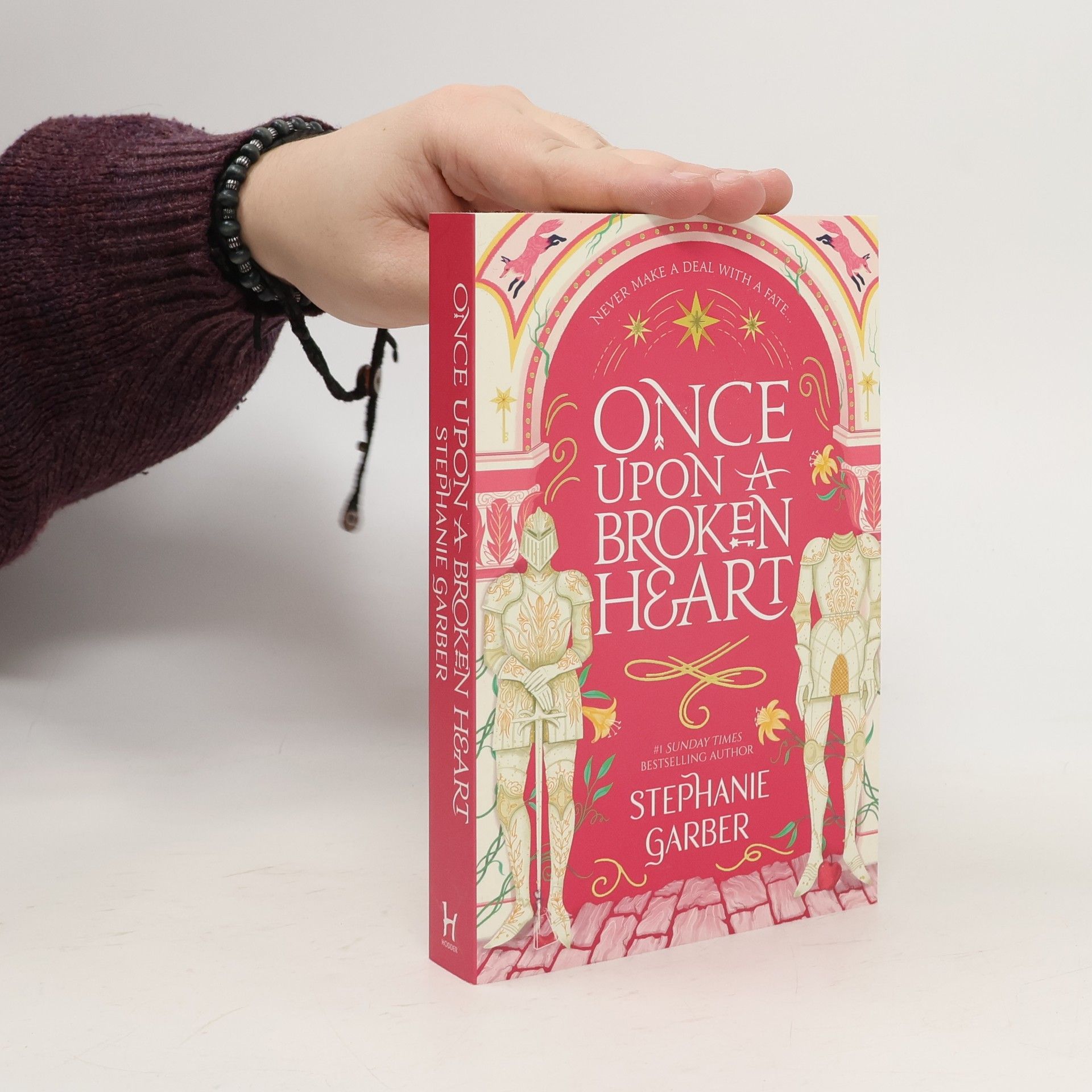 Stephanie Garber Once upon a broken heart