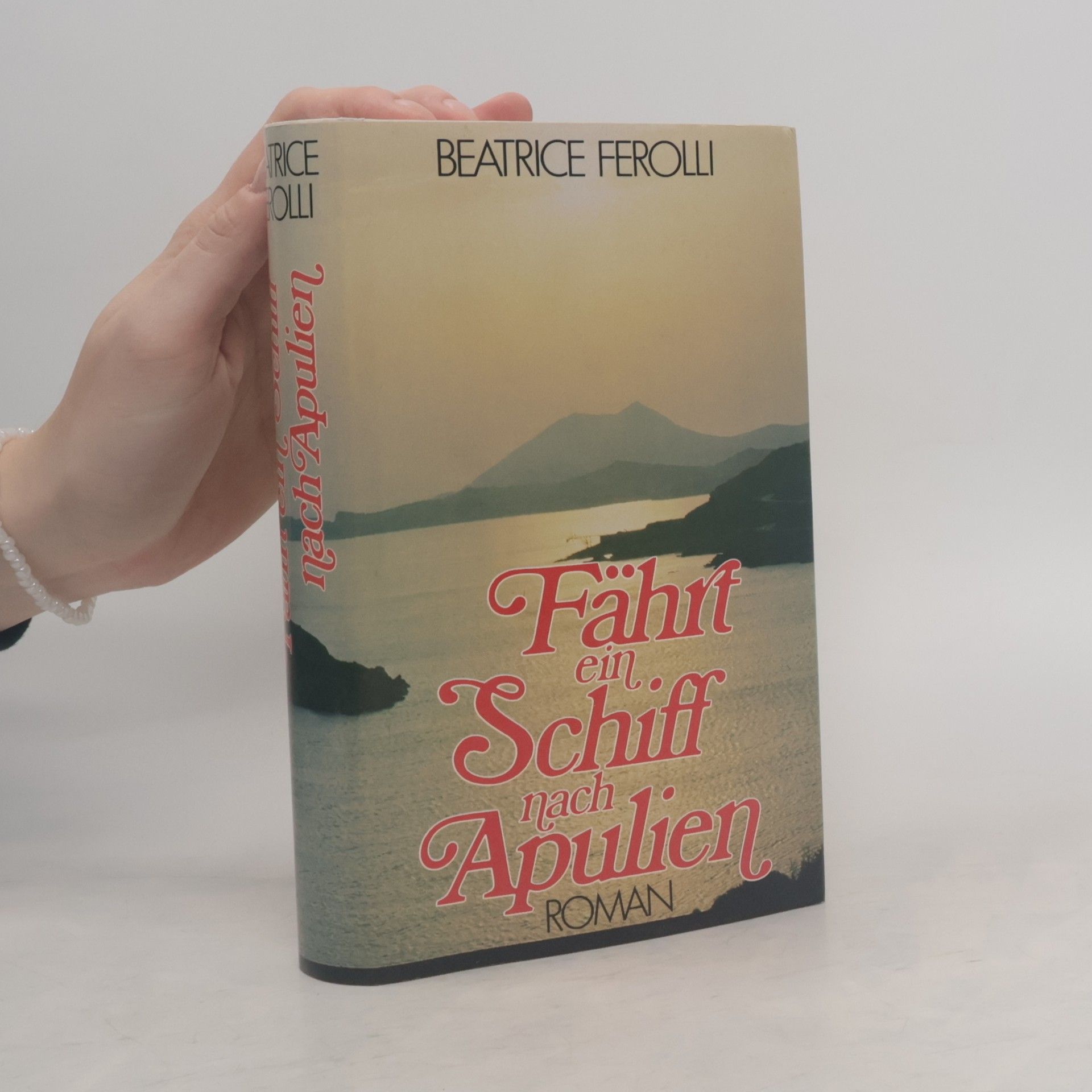 Beatrice Ferolli Fährt em Schiff nach Apulien