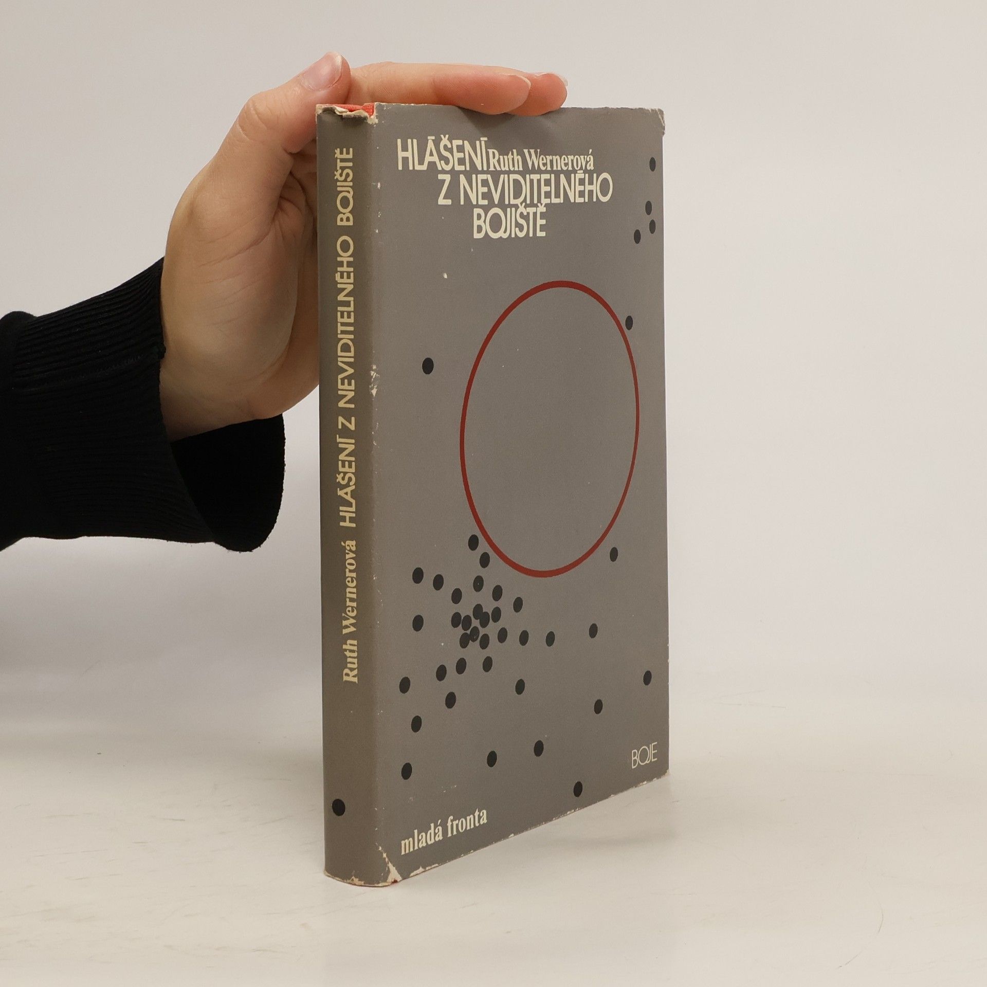 Hlášení z neviditelného bojiště