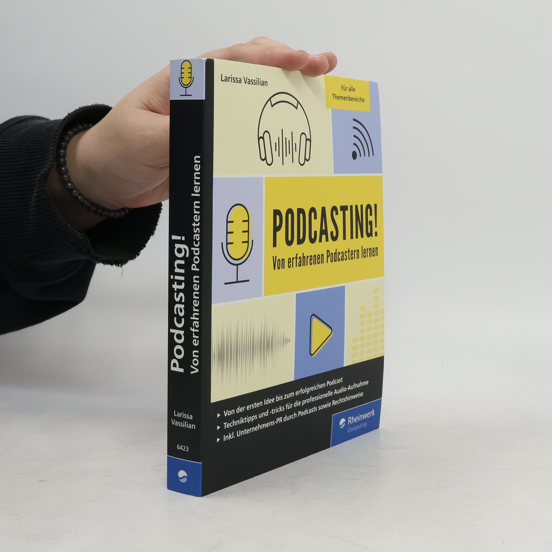 Larissa Vassilian Podcasting!