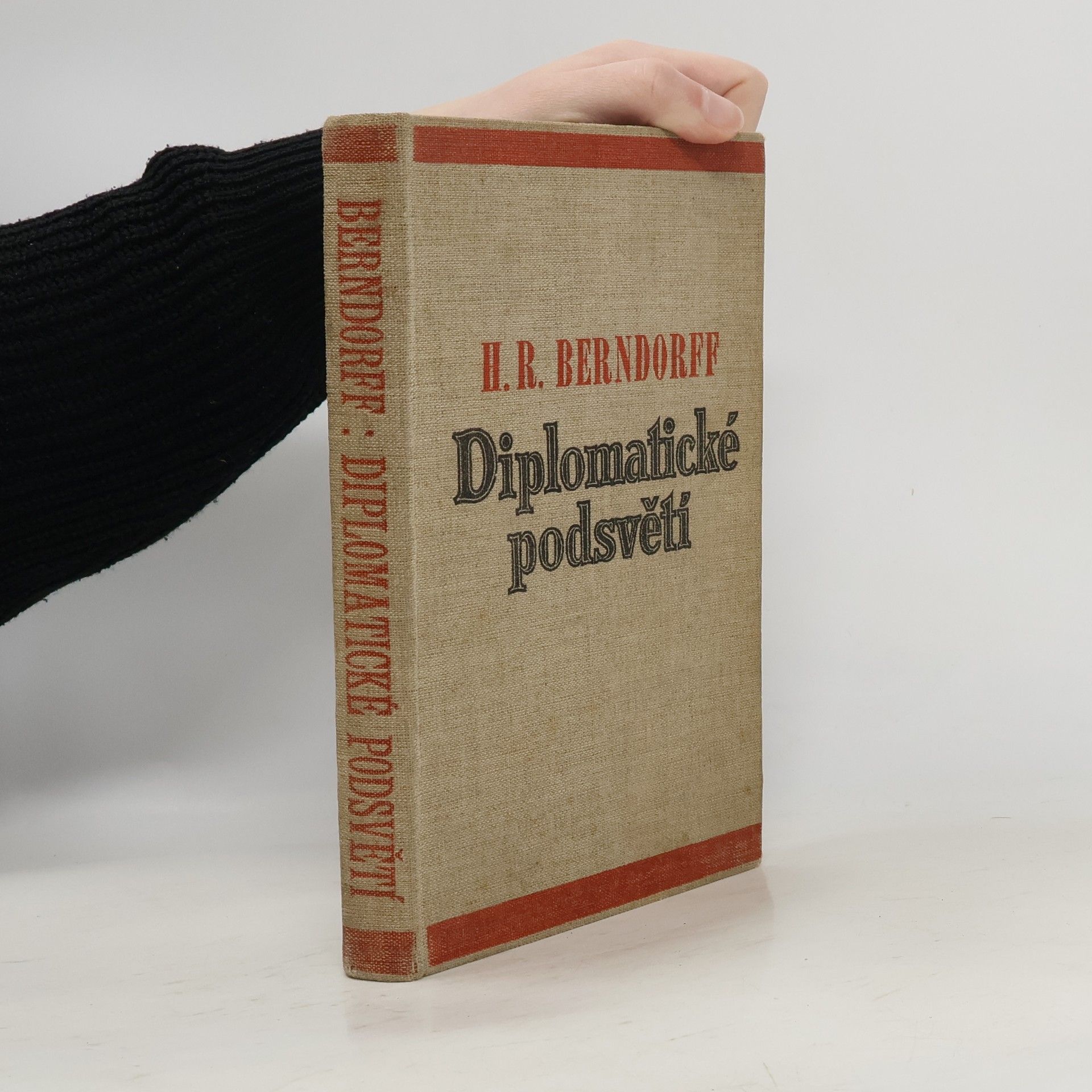 Karel Koschin Diplomatické podsvětí