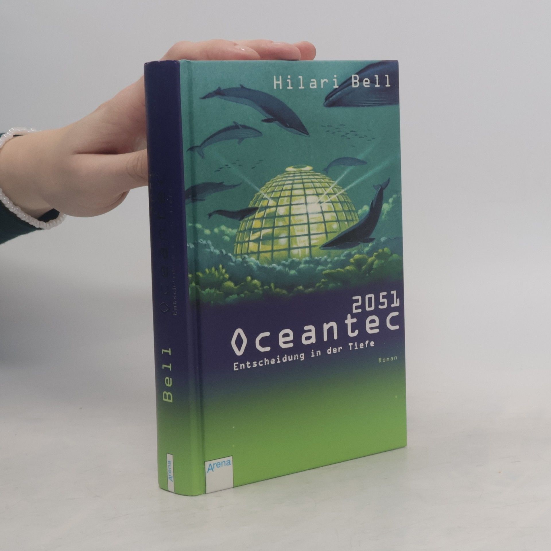 Hilari Bell Oceantec 2051