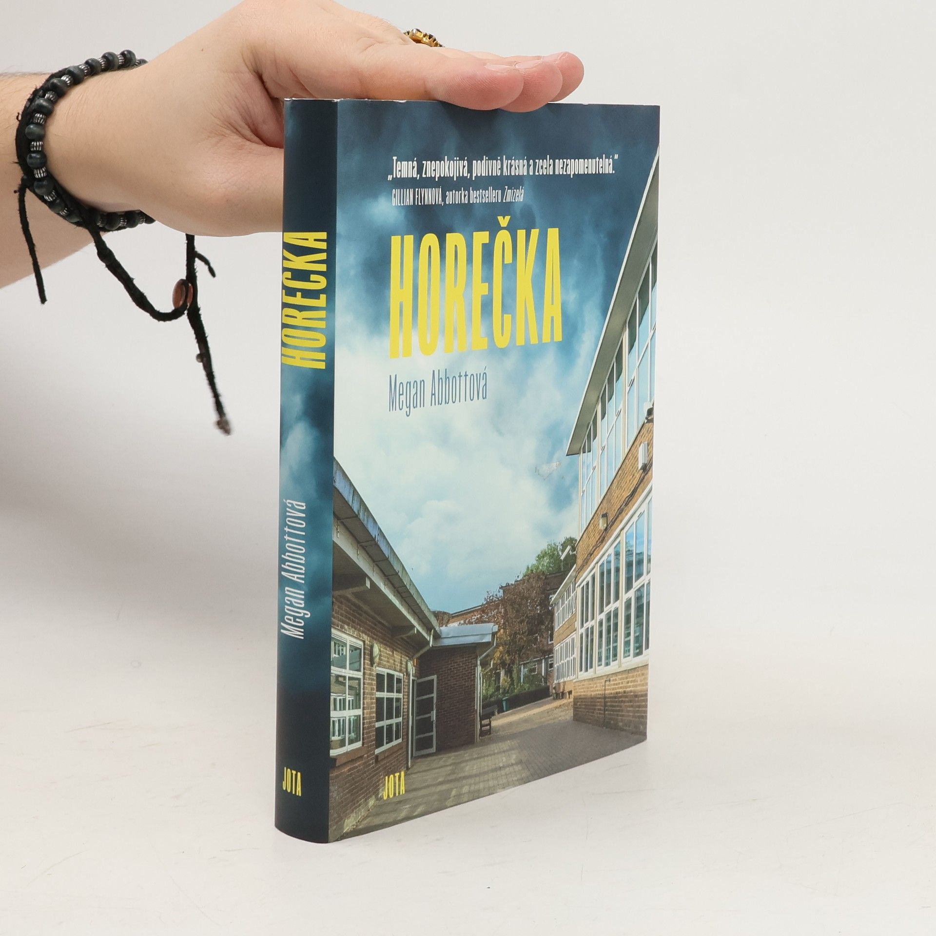 Megan Abbott Horečka
