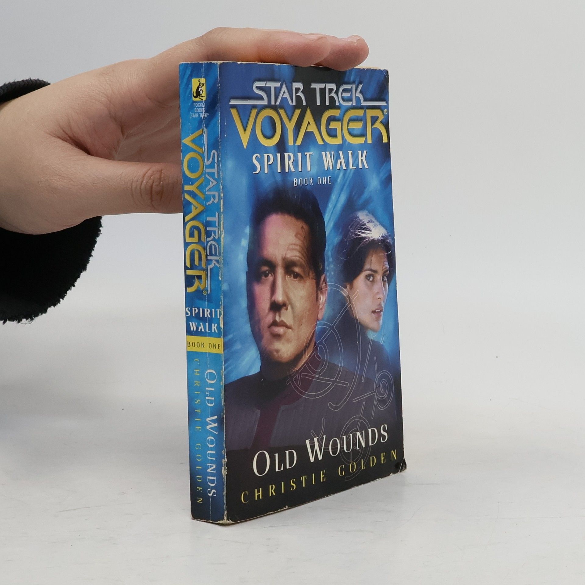 Christie Golden Star Trek: Voyager: Spirit Walk. Book One. Old Wounds