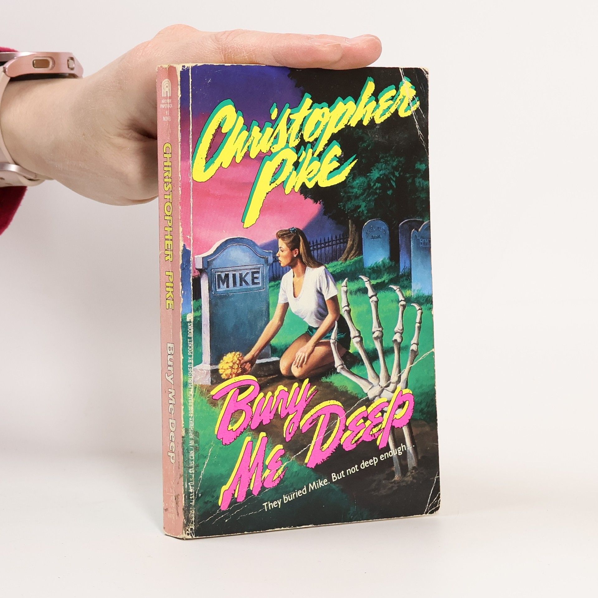 Christopher Pike Bury Me Deep