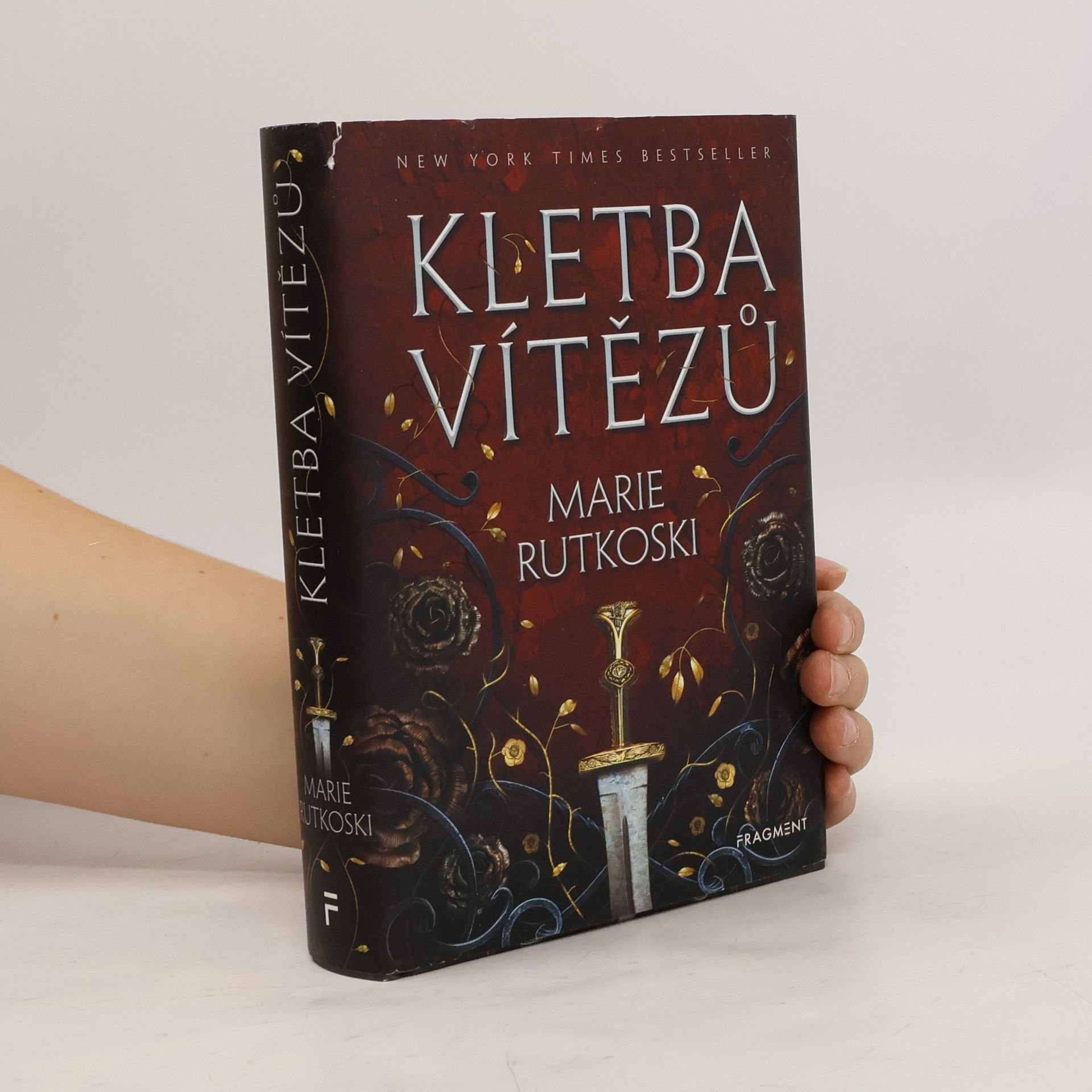 Marie Rutkoski Kletba vítězů