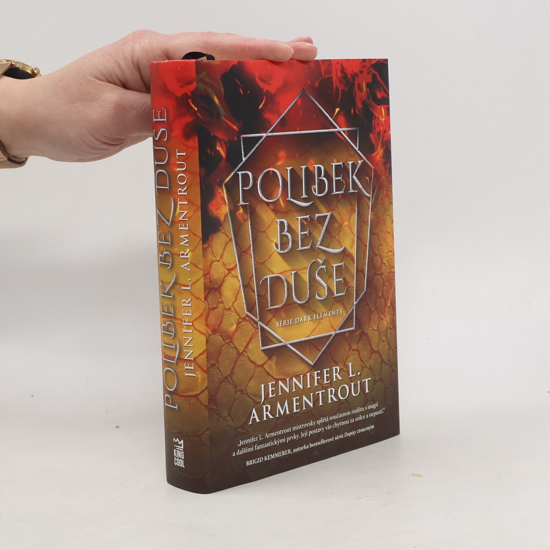 Jennifer L. Armentrout Polibek bez duše