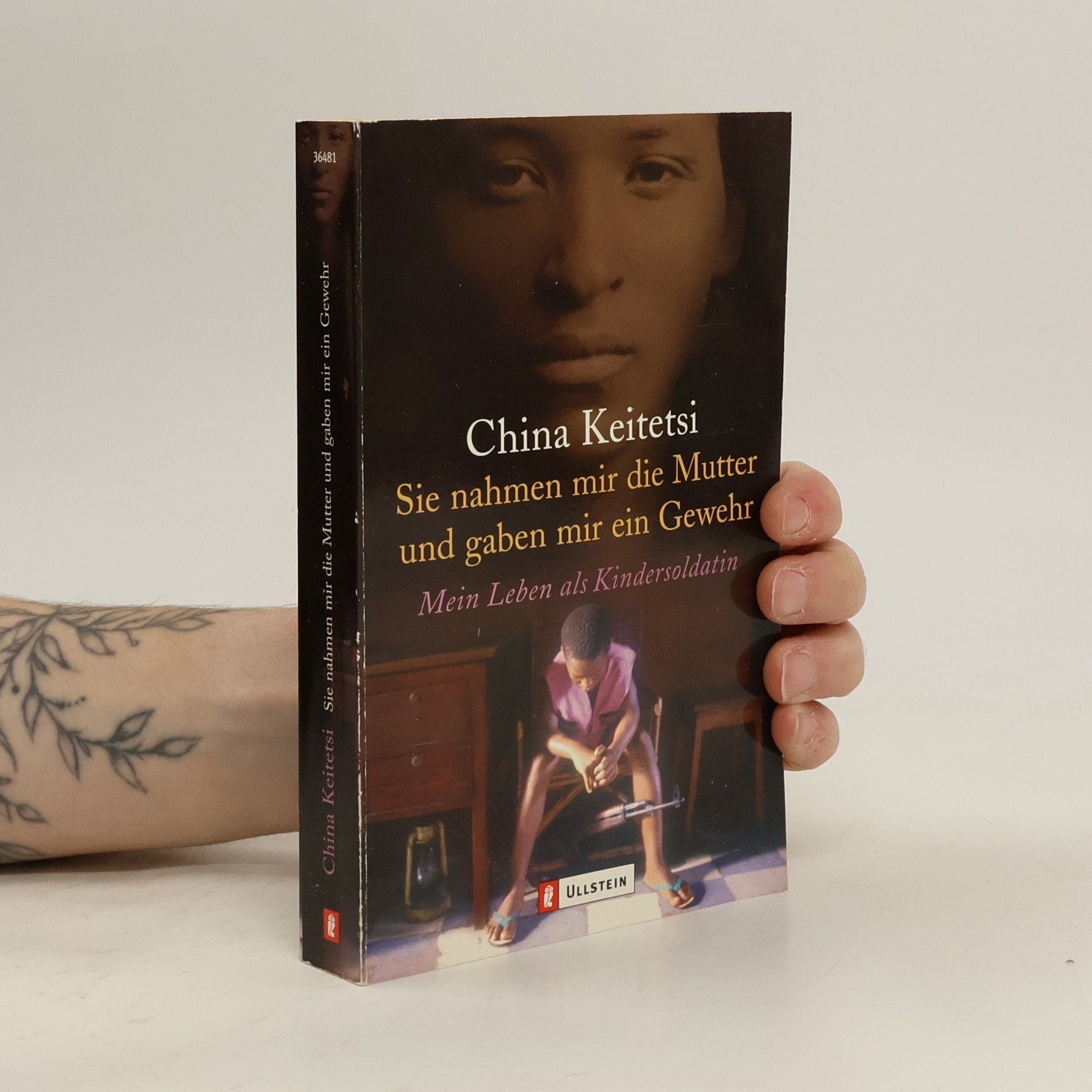 China Keitetsi Sie nahmen mir die Mutter und gaben mir ein Gewehr