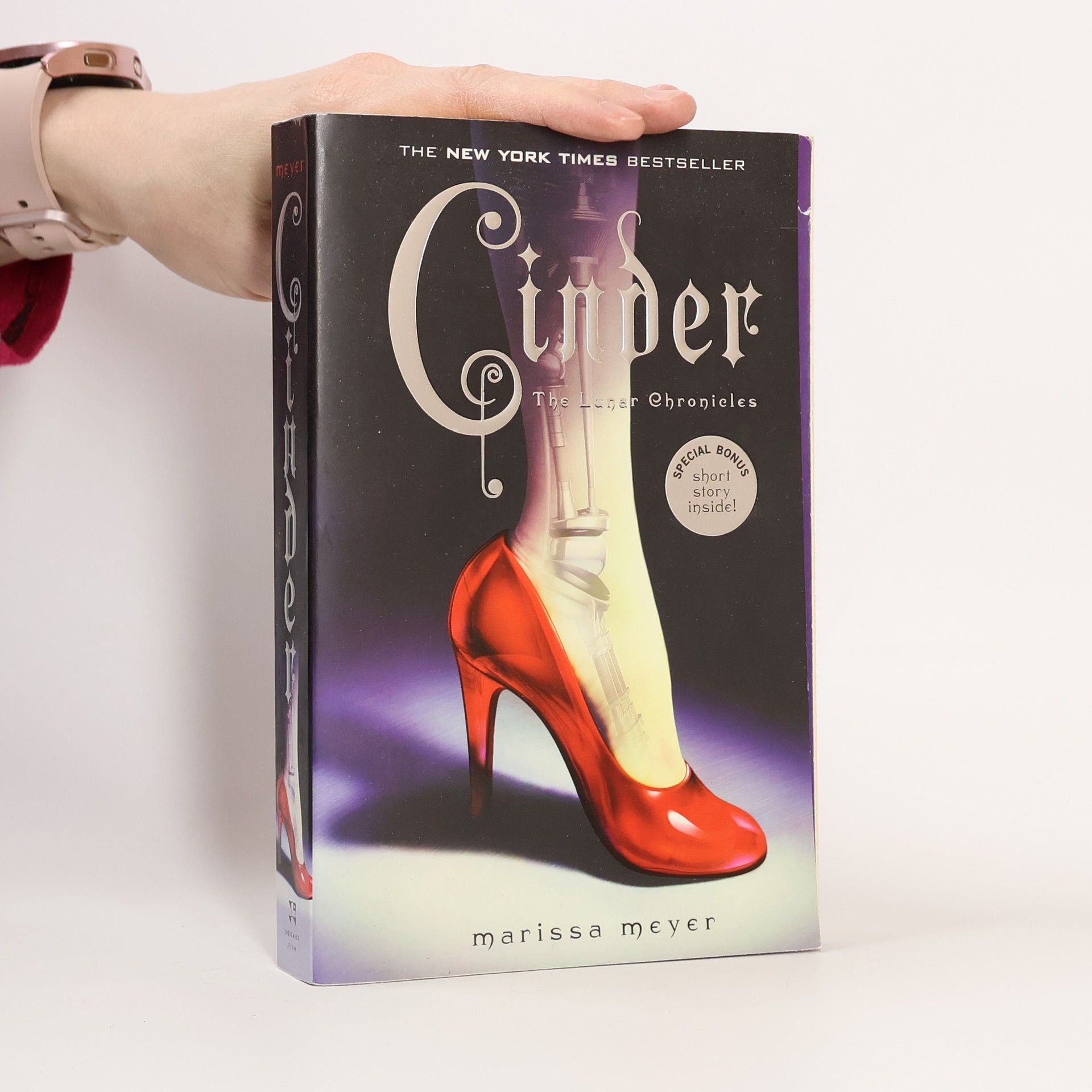 Marissa Meyer Cinder. The Lunar Chronicles