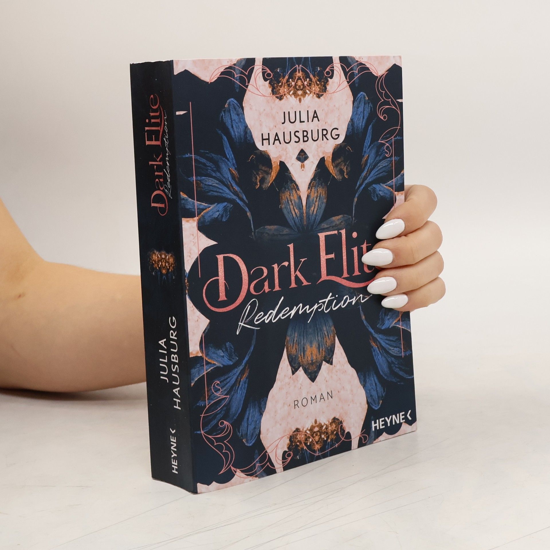 Julia Hausburg Dark Elite - Redemption