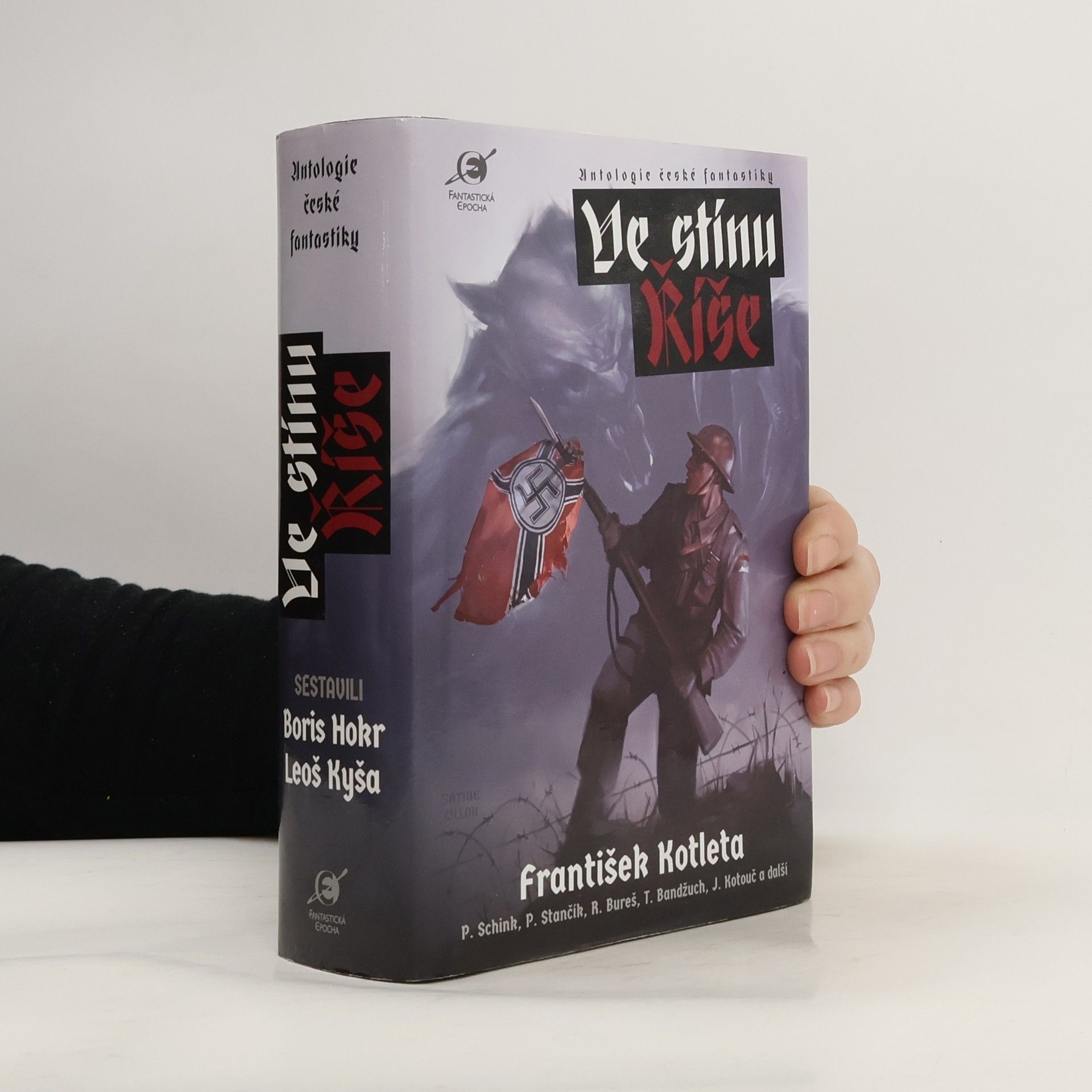 Michal Tesáček Ve stínu Říše: Antologie české fantastiky