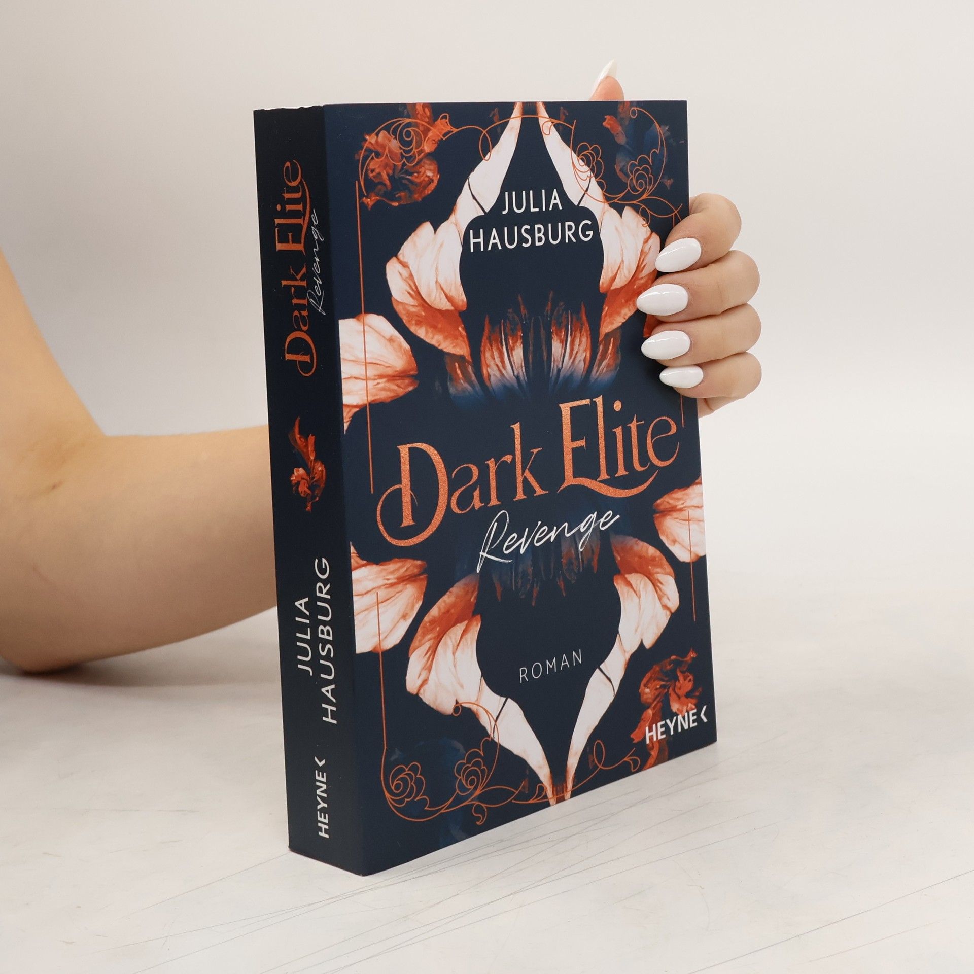 Julia Hausburg Dark Elite – Revenge