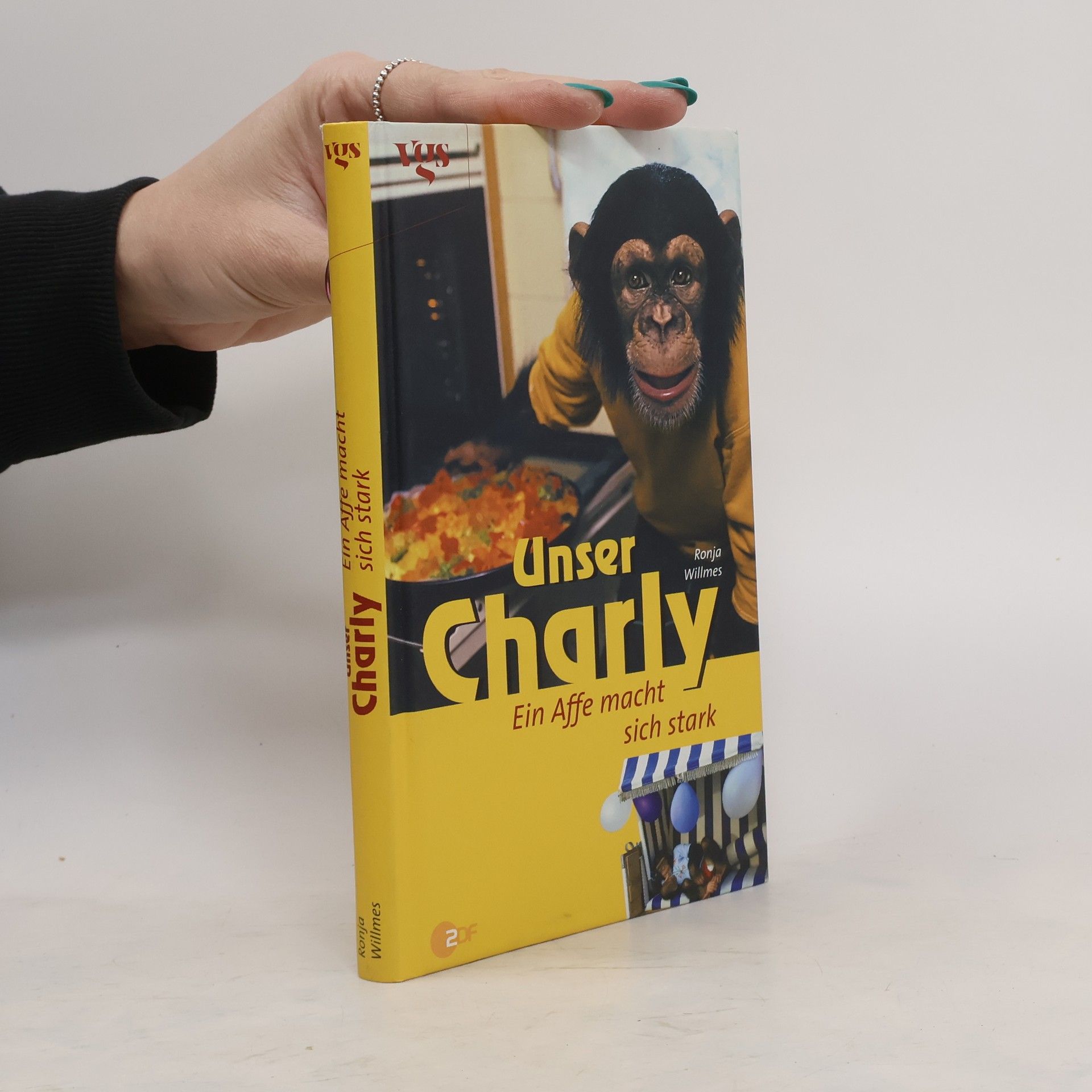 Unser Charly, Ein Affe macht sich stark