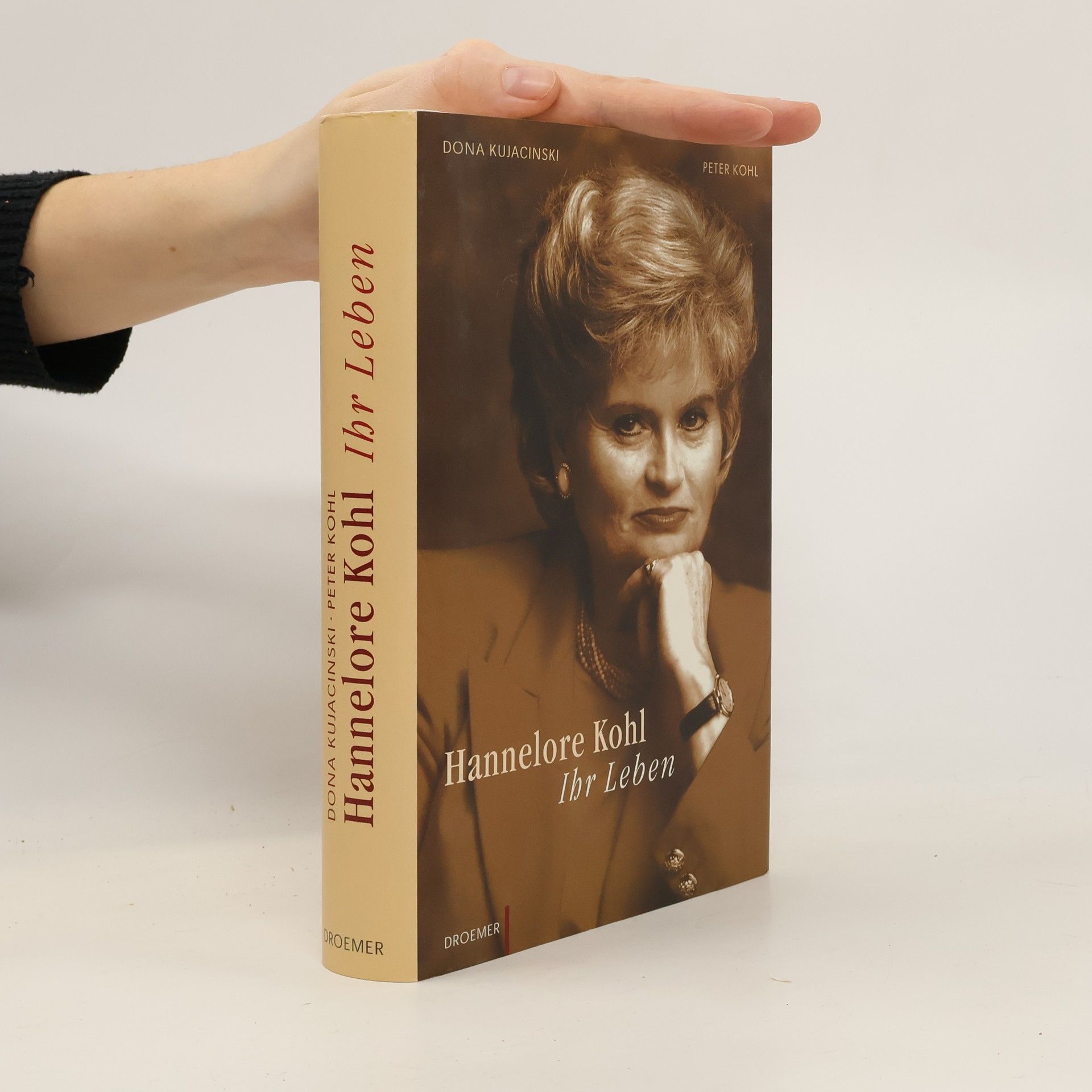 Dona Kujacinski Hannelore Kohl