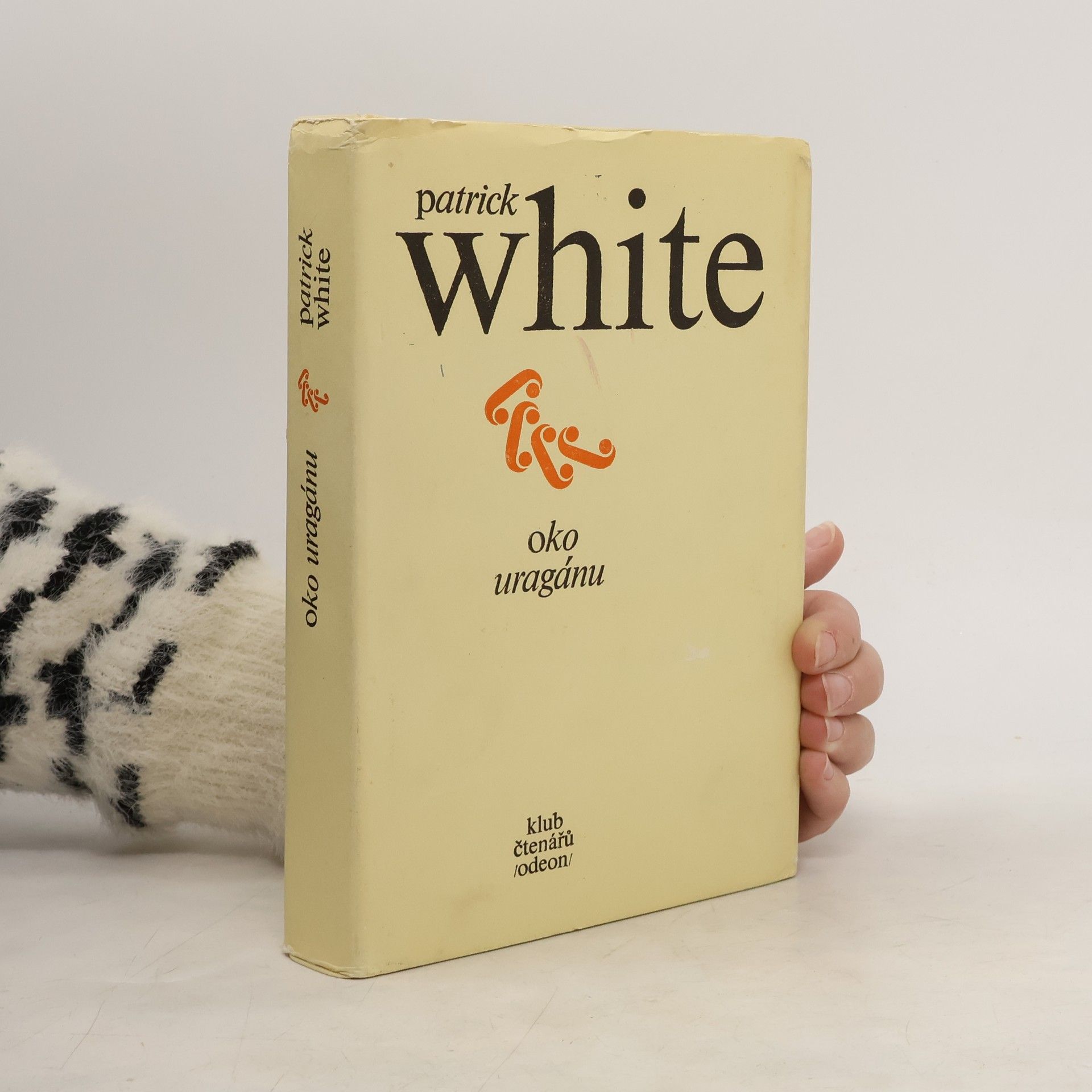 Patrick White Oko uragánu