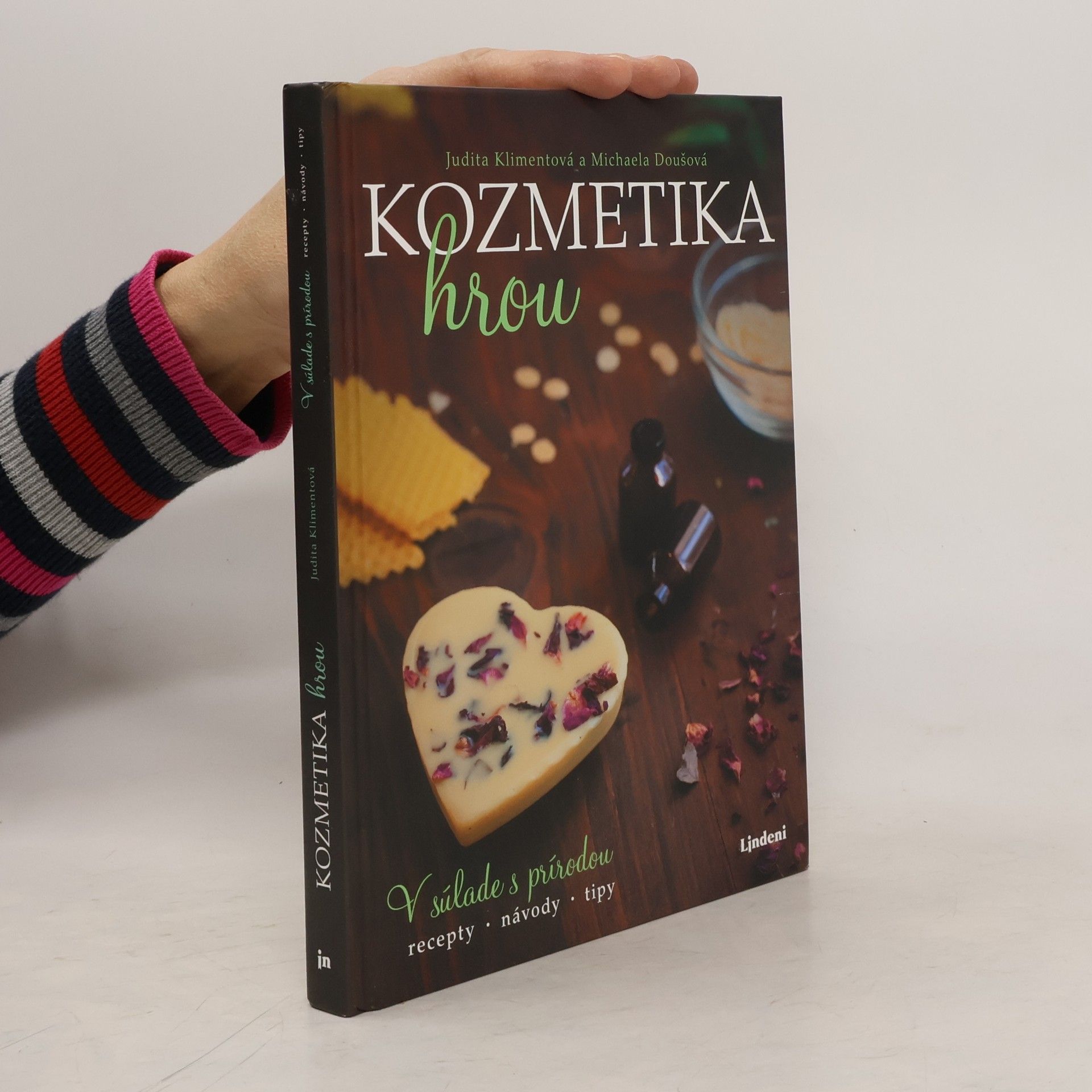 Kozmetika hrou