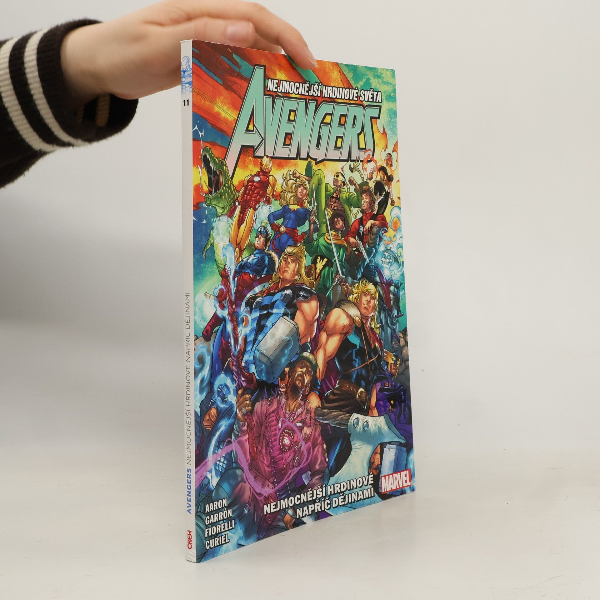 Avengers 11 - Nejmocnější hrdinové napříč dějinami