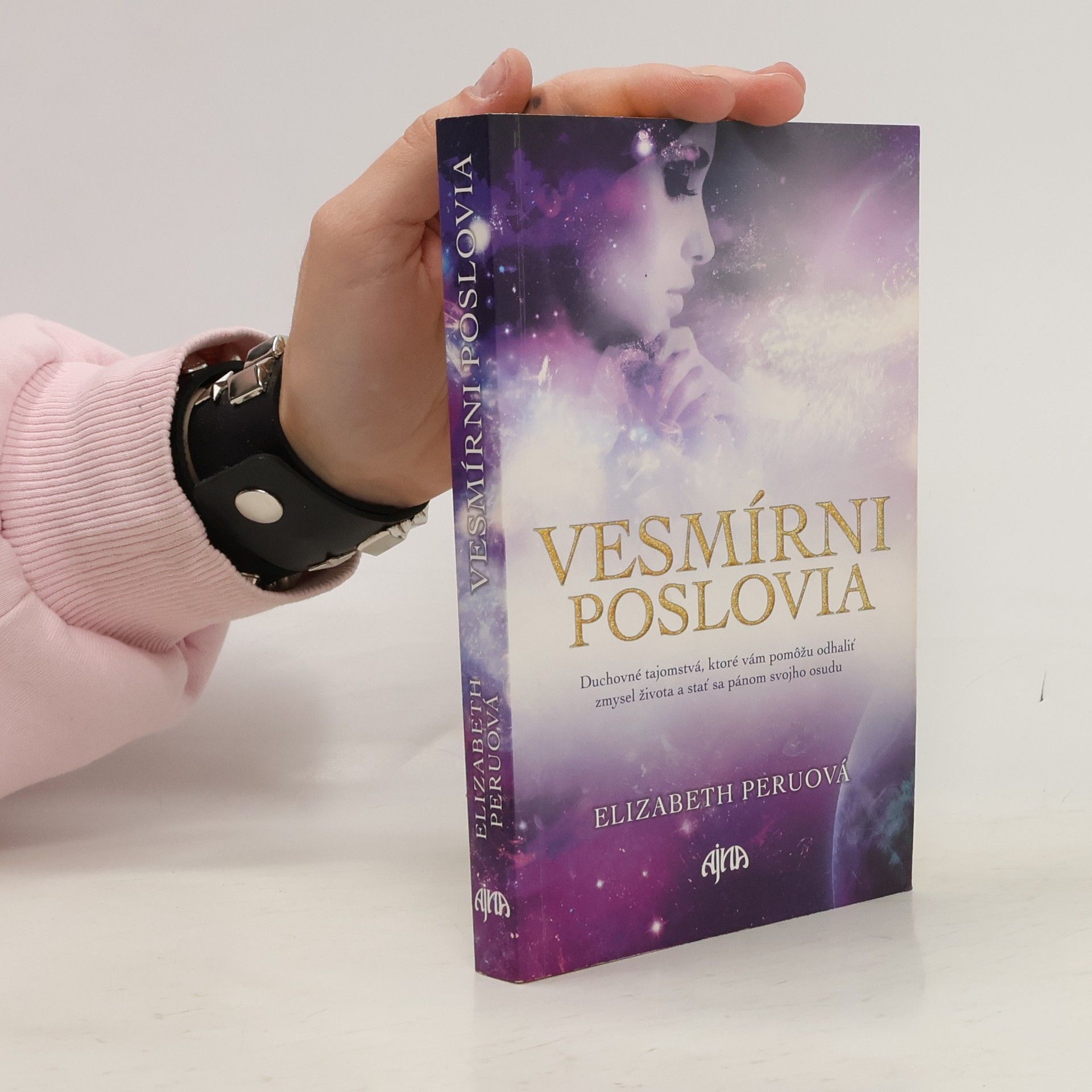 Elizabeth Peruová Vesmírni poslovia