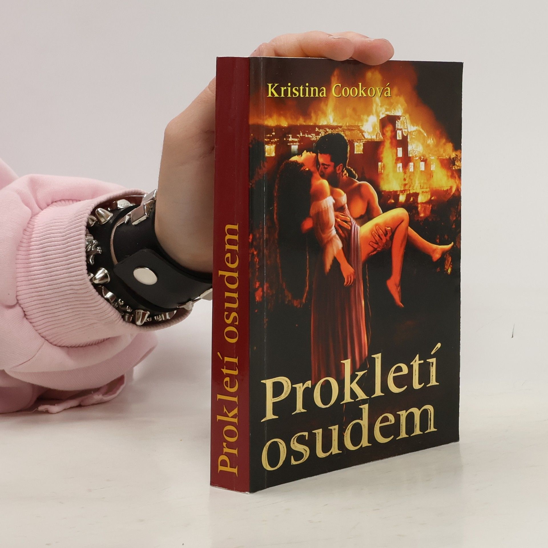Kristina Cook Prokletí osudem