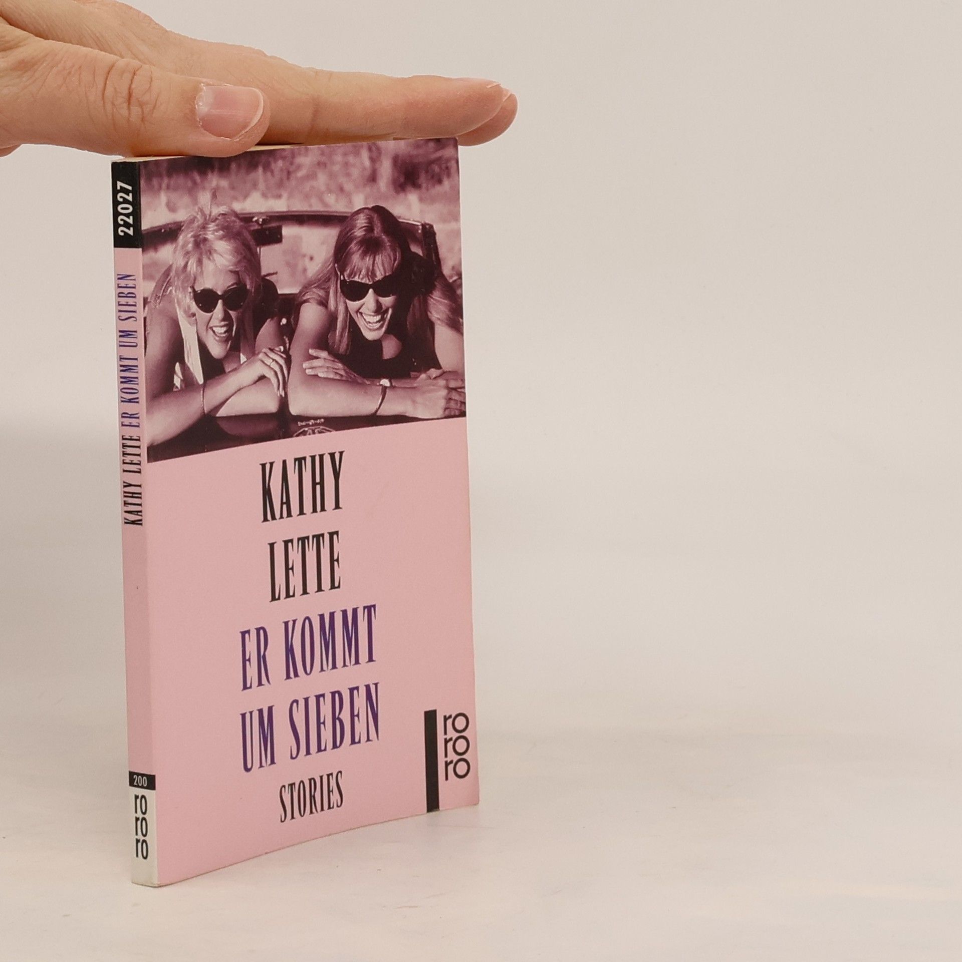 Kathy Lette Er kommt um sieben