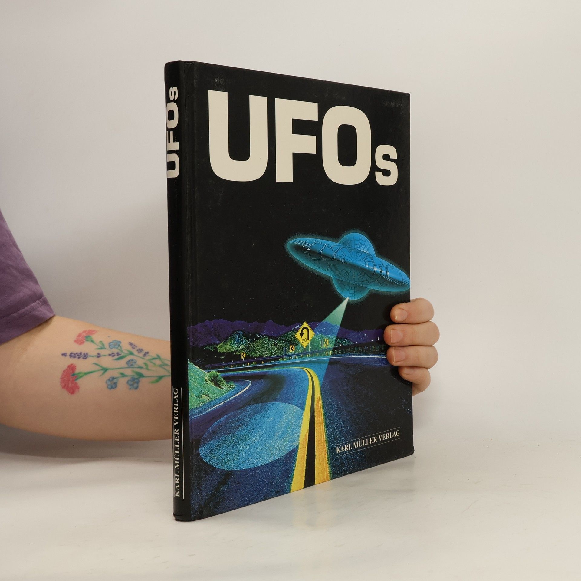 Various authors UFOs